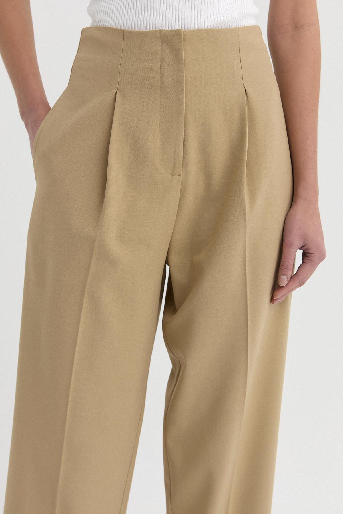 Pilili Dökümlü Pantolon{KATEGORİ}