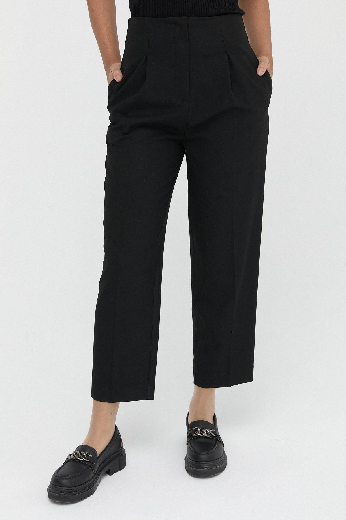 Pilili Dökümlü Pantolon{KATEGORİ}