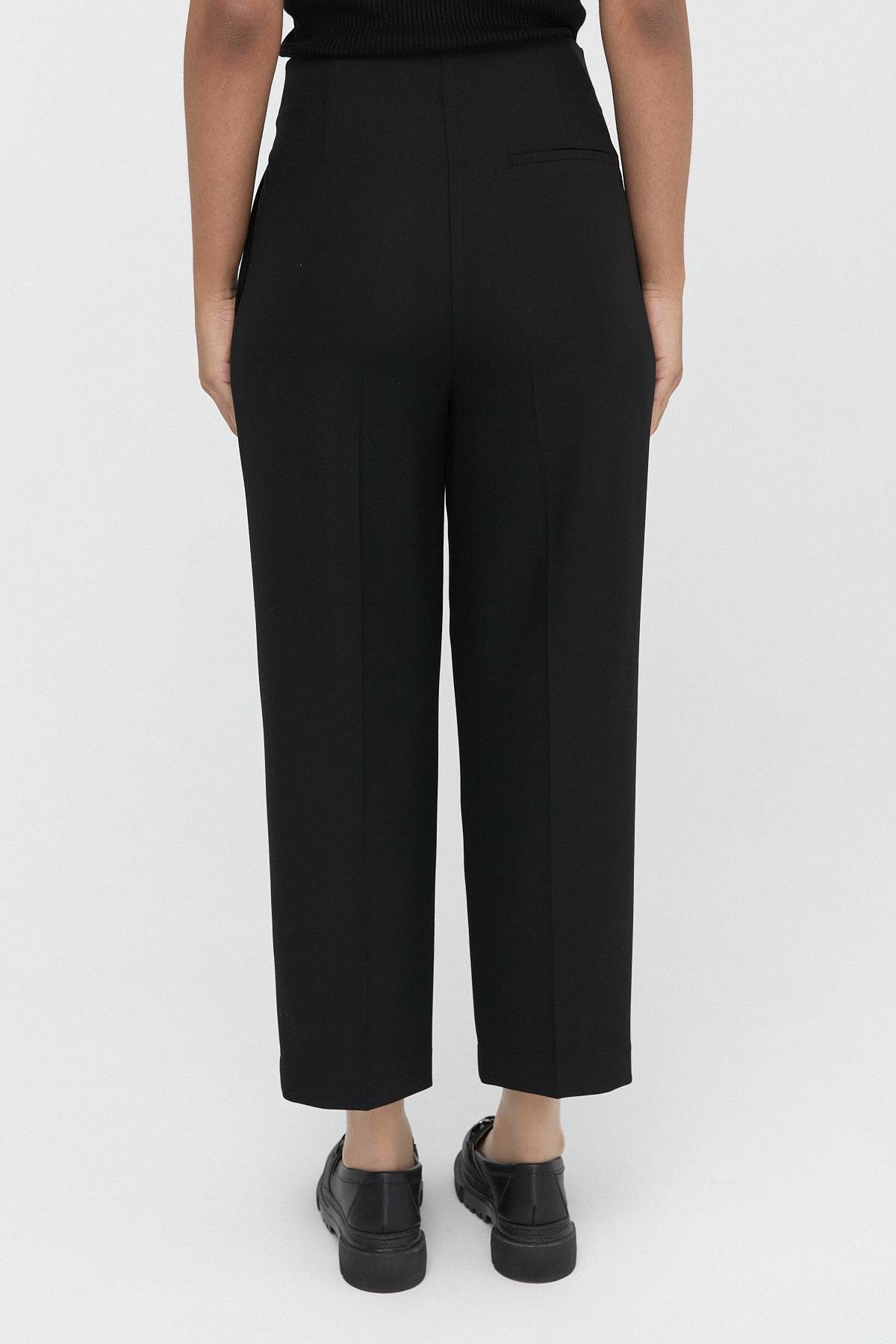 Pilili Dökümlü Pantolon{KATEGORİ}