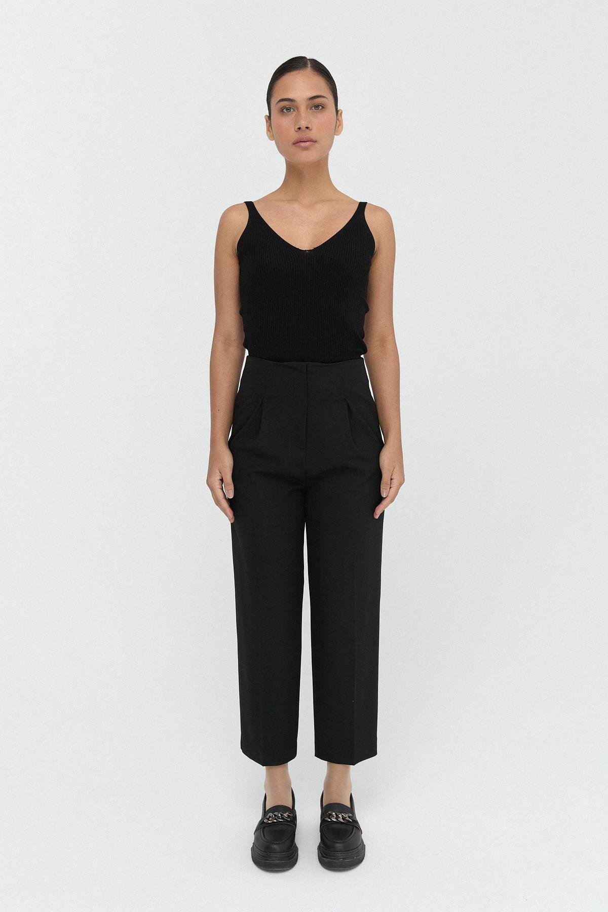 Pilili Dökümlü Pantolon{KATEGORİ}