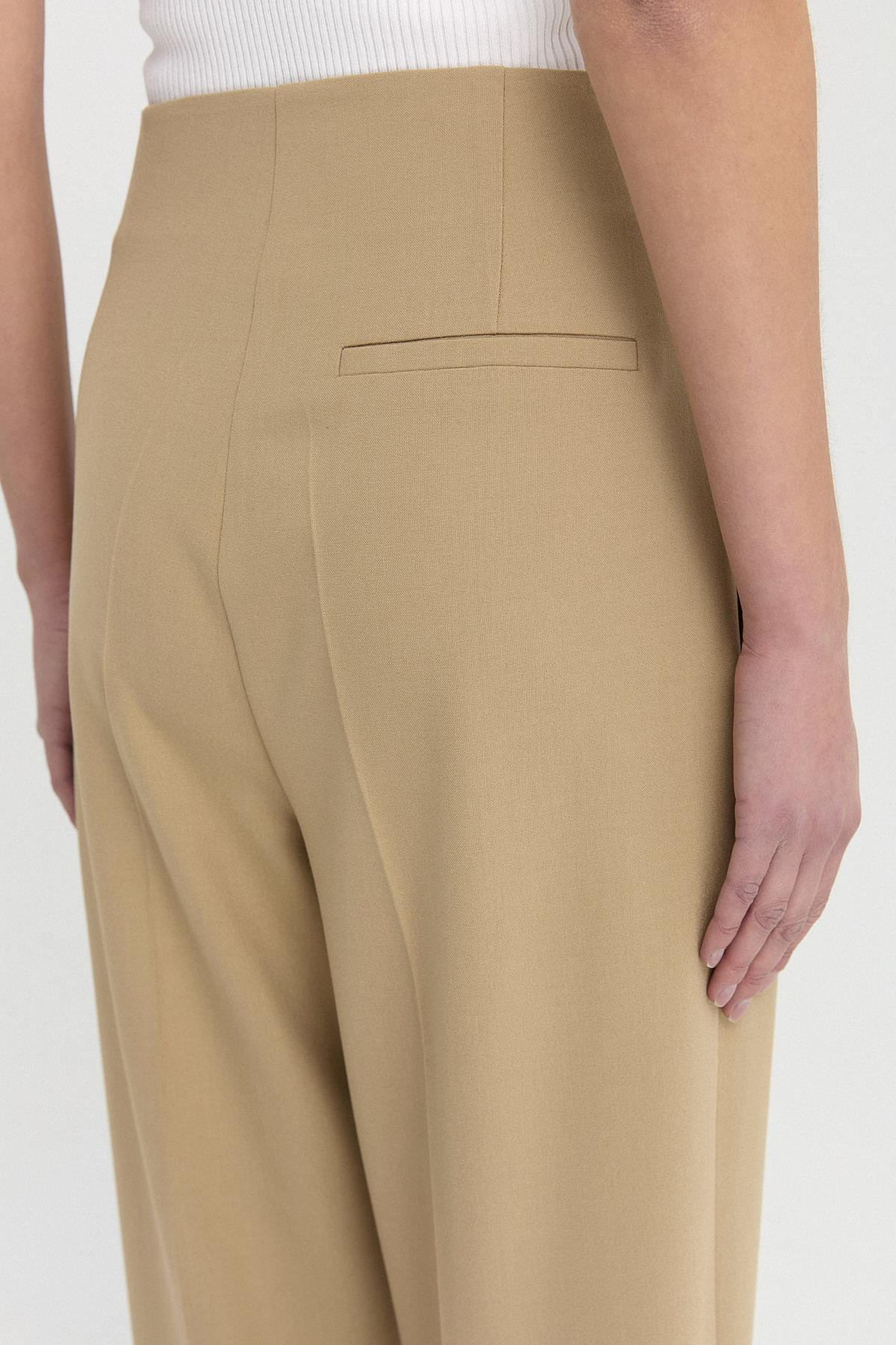 Pilili Dökümlü Pantolon{KATEGORİ}