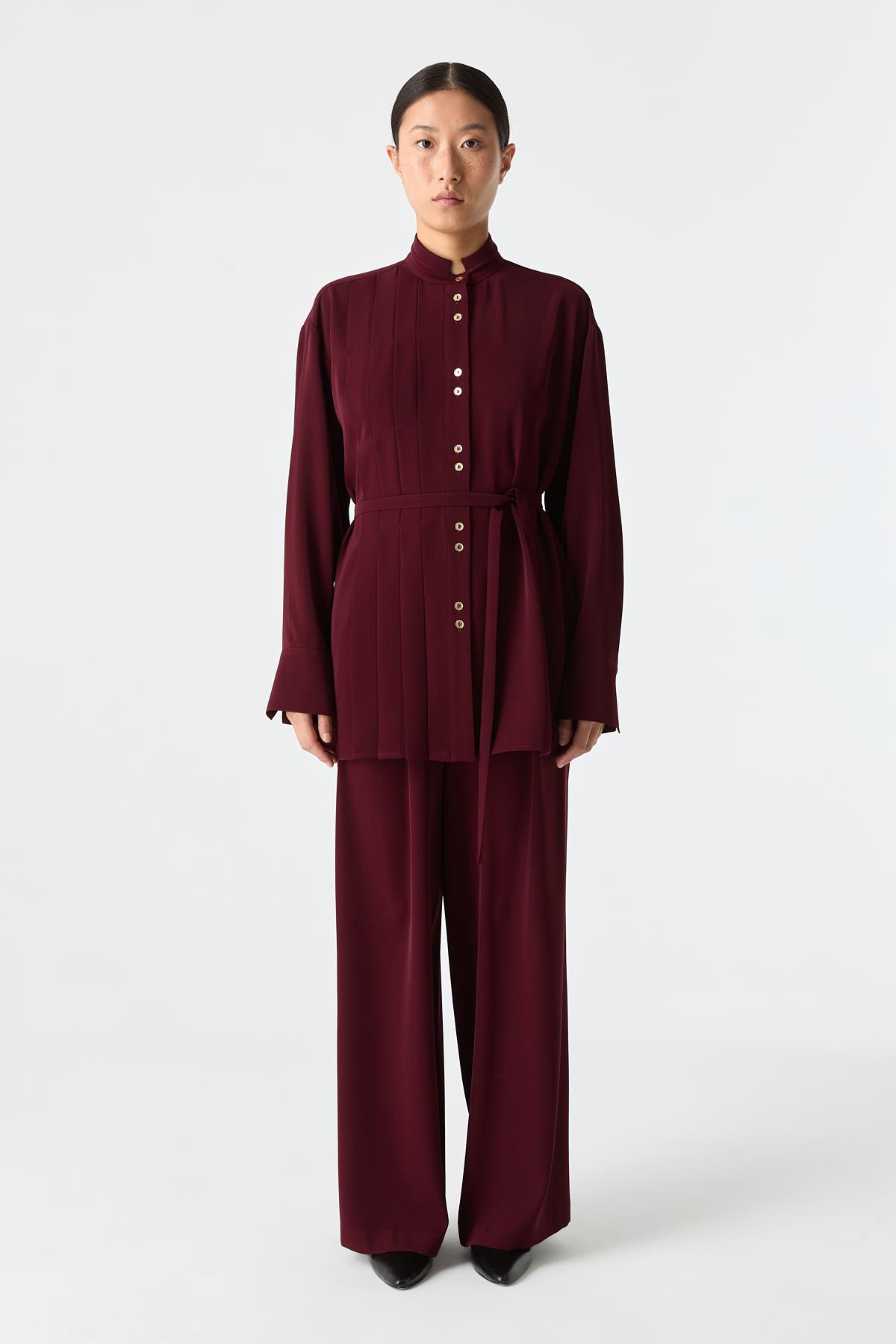 Pilise Detaylı Dökümlü Gömlek{KATEGORİ}