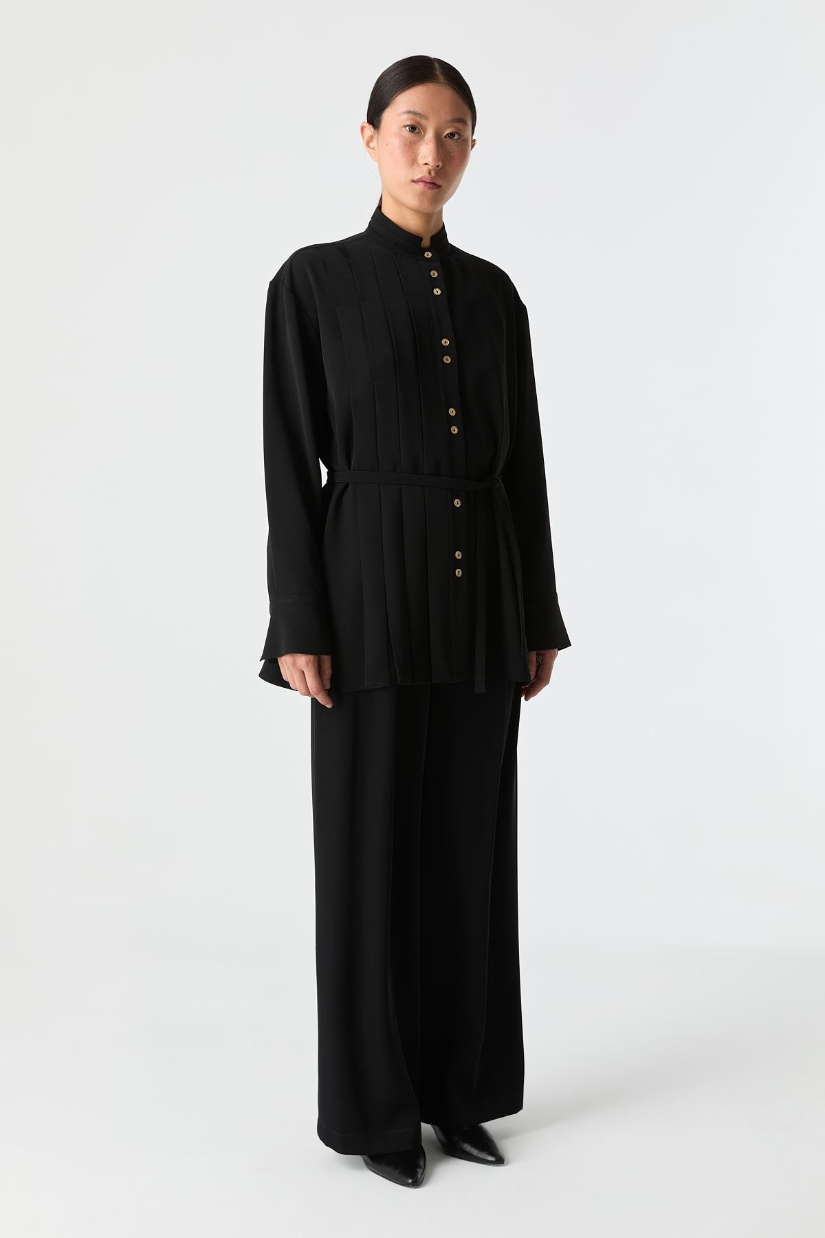 Pilise Detaylı Dökümlü Gömlek{KATEGORİ}