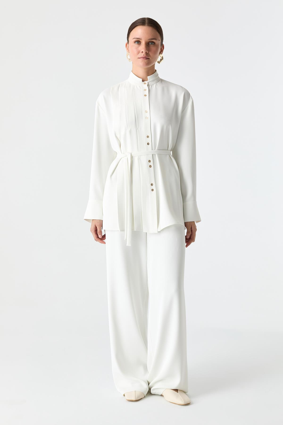 Pilise Detaylı Dökümlü Gömlek{KATEGORİ}