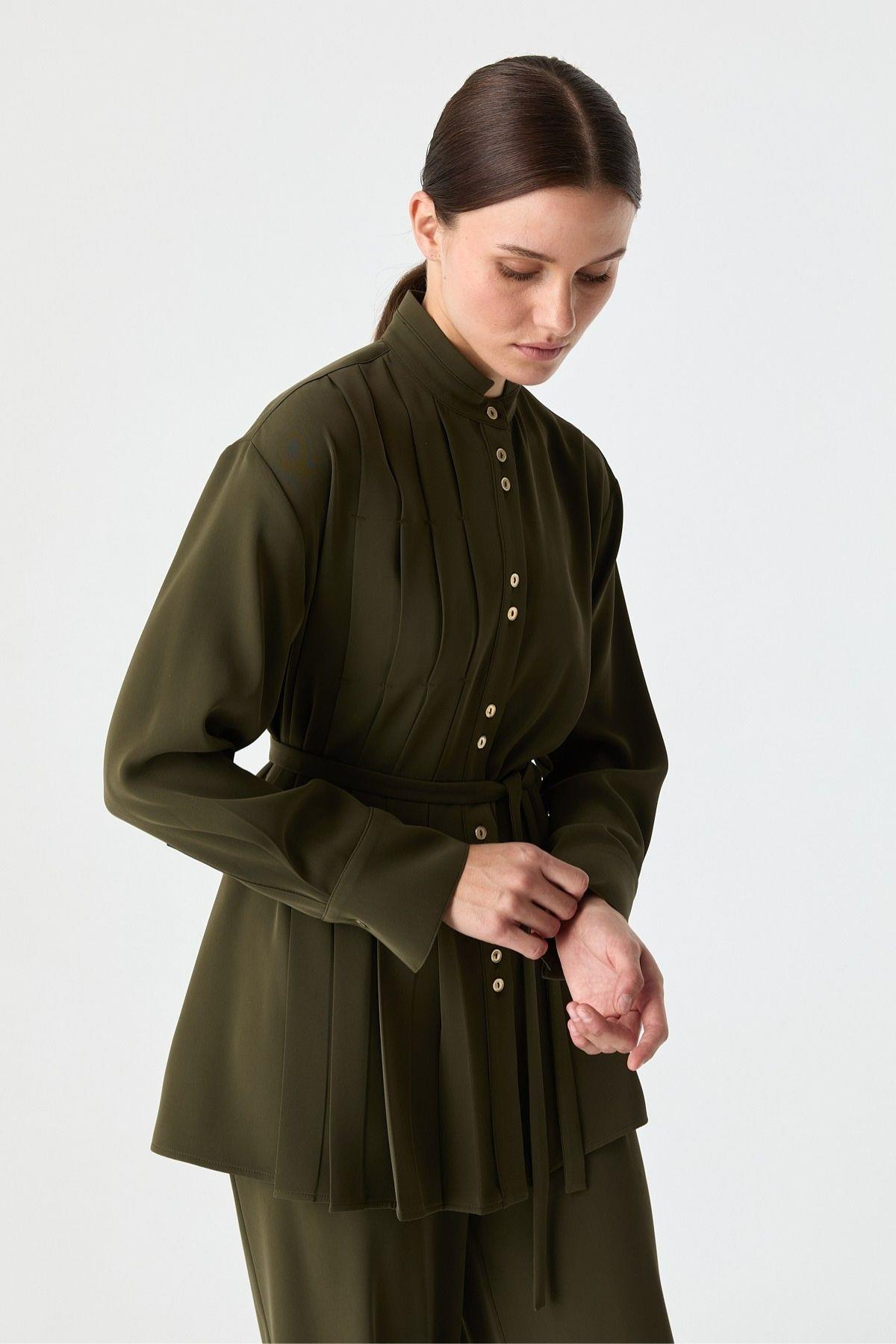 Pilise Detaylı Dökümlü Gömlek{KATEGORİ}