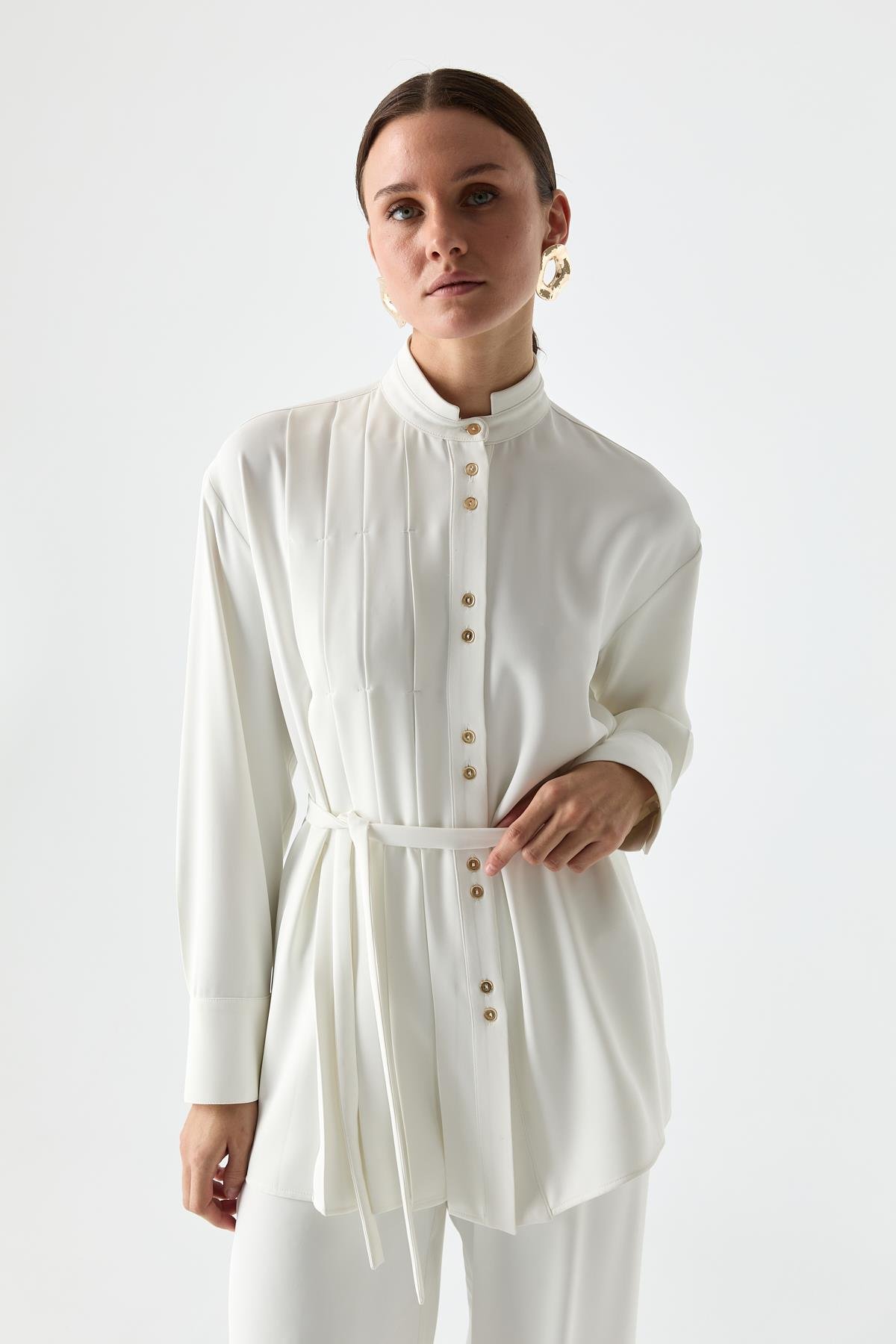 Pilise Detaylı Dökümlü Gömlek{KATEGORİ}