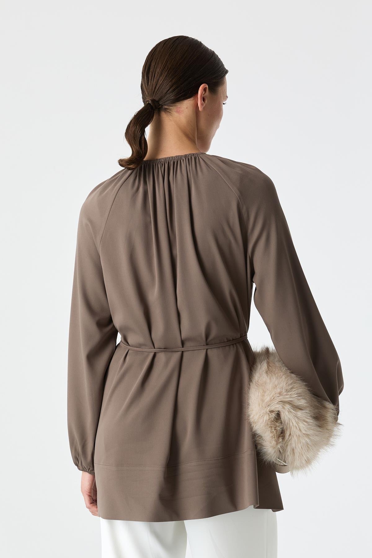 Rahat Kalıp Büzgü Detaylı Bluz VİZON{KATEGORİ}