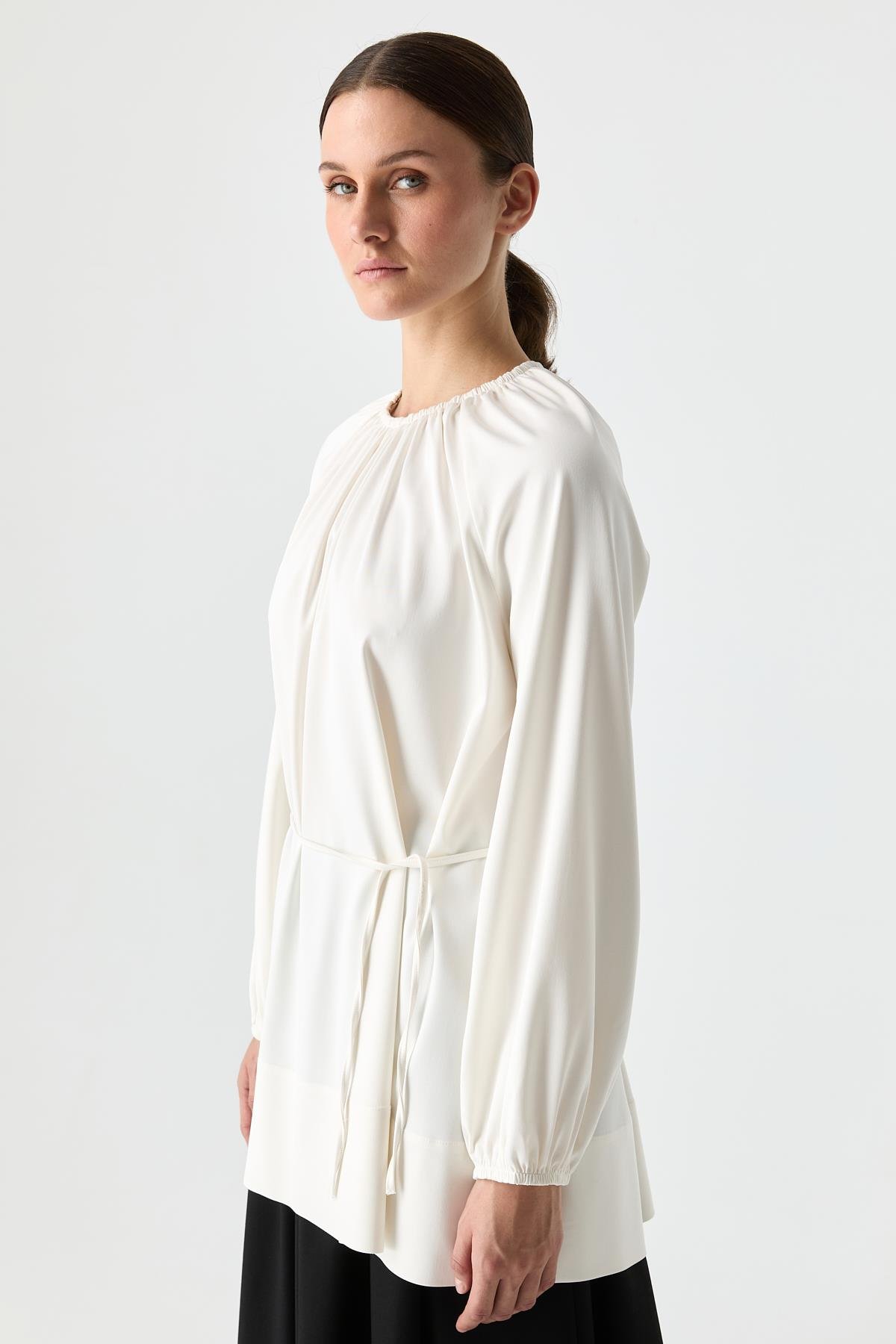 Rahat Kalıp Büzgü Detaylı Bluz EKRU{KATEGORİ}