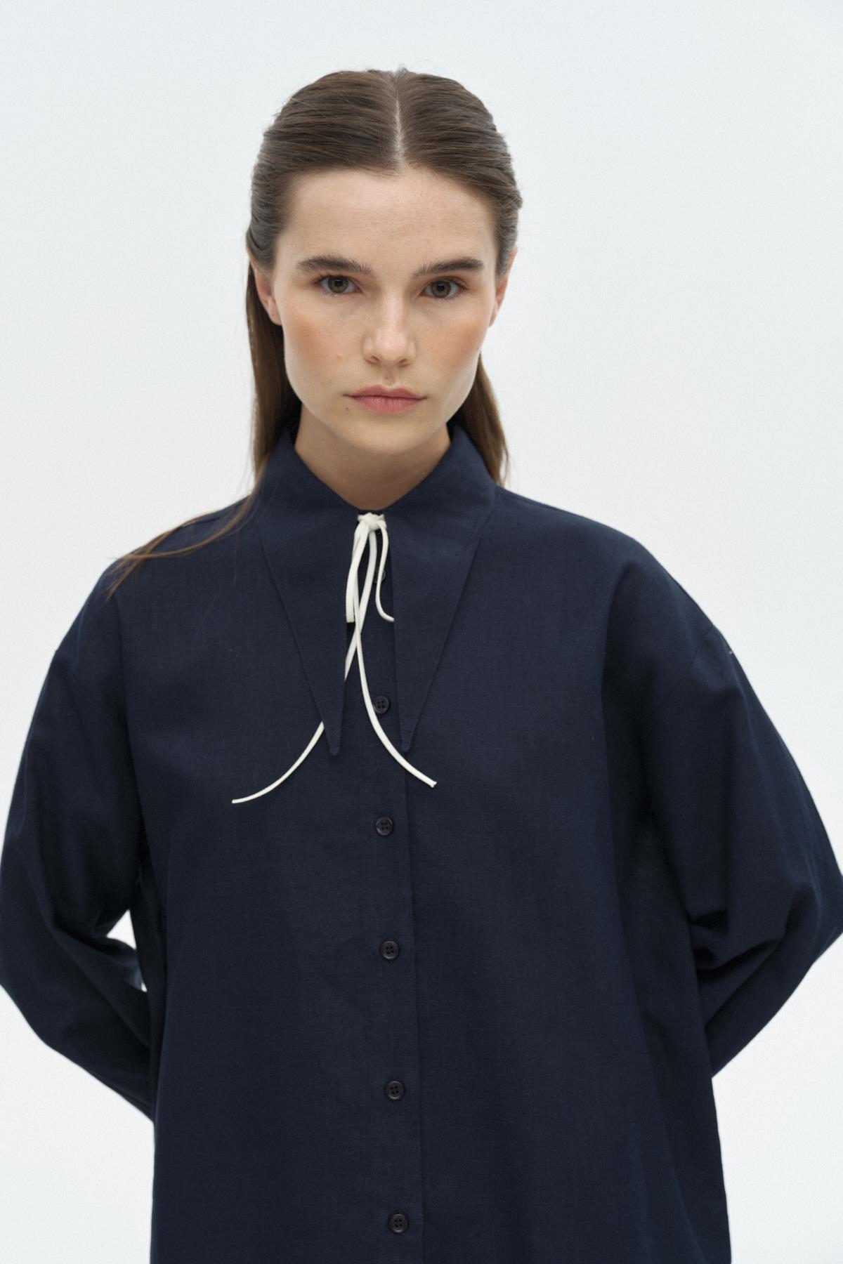 Sivri Yakalı Keten Gömlek{KATEGORİ}