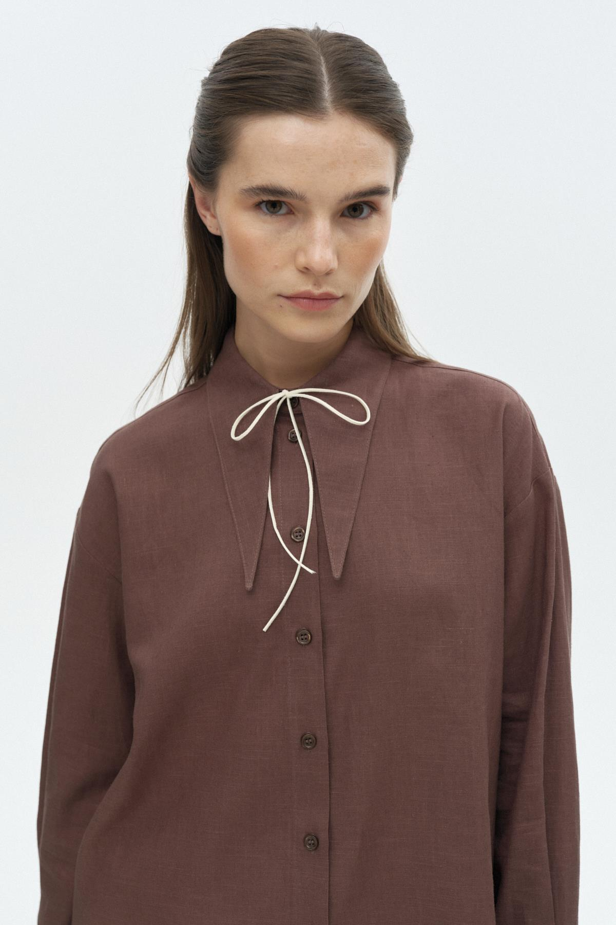 Sivri Yakalı Keten Gömlek{KATEGORİ}