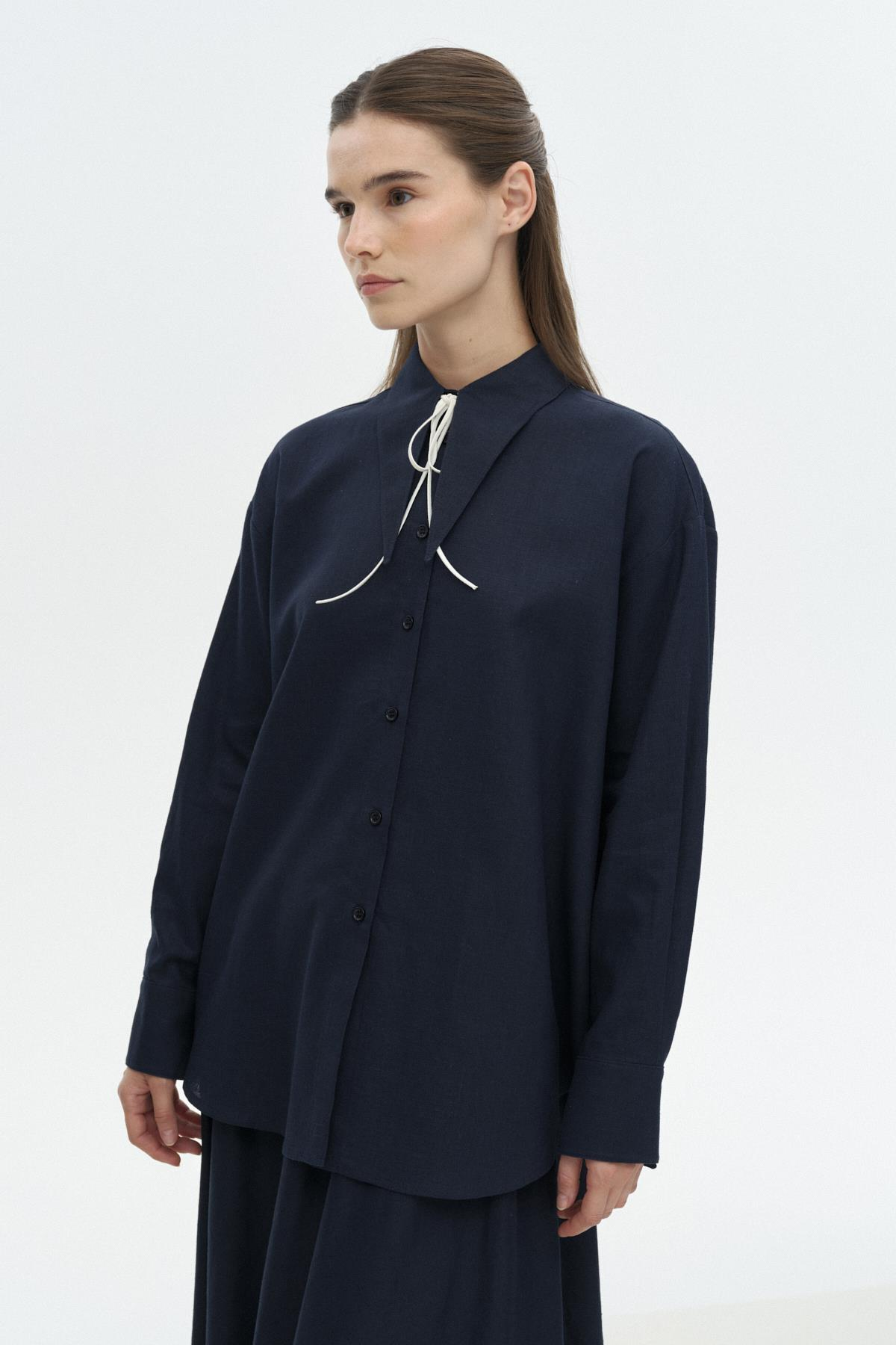 Sivri Yakalı Keten Gömlek{KATEGORİ}