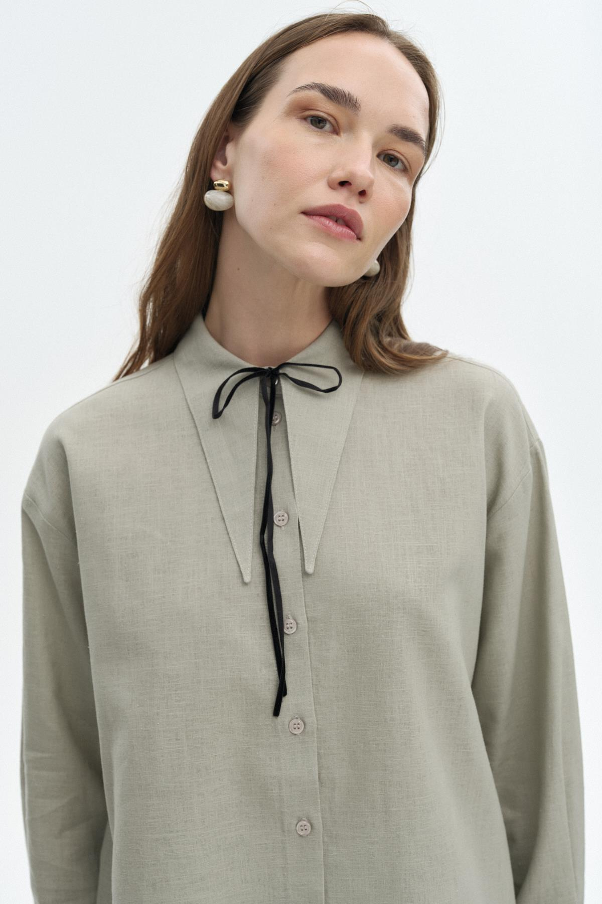 Sivri Yakalı Keten Gömlek{KATEGORİ}