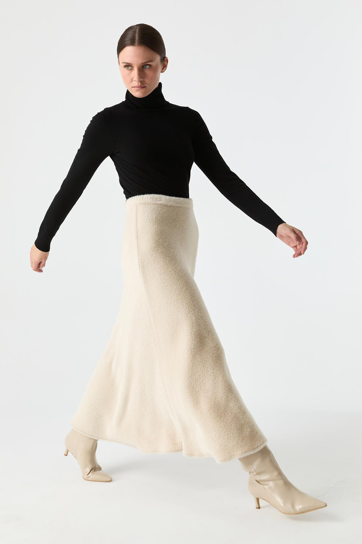 Soft Dokunuşlu Kloş Etek{KATEGORİ}