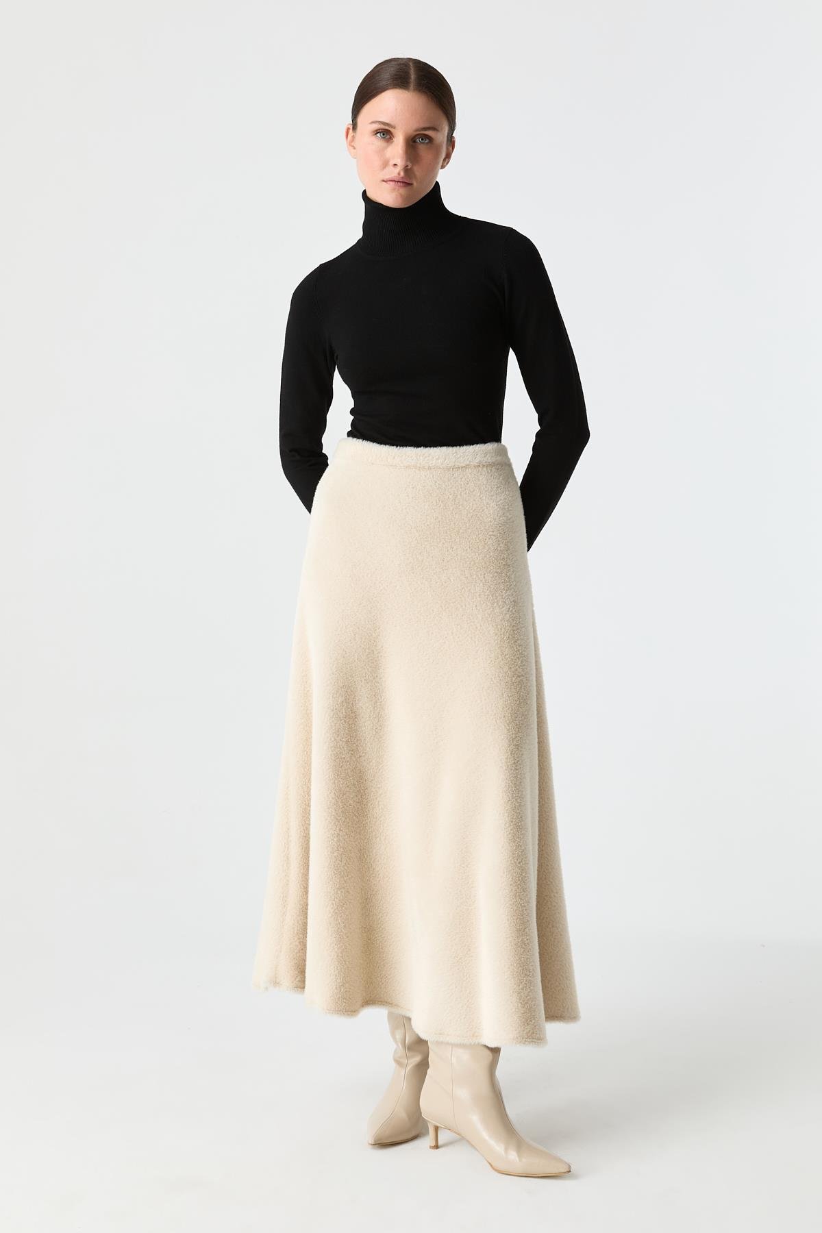 Soft Dokunuşlu Kloş Etek{KATEGORİ}