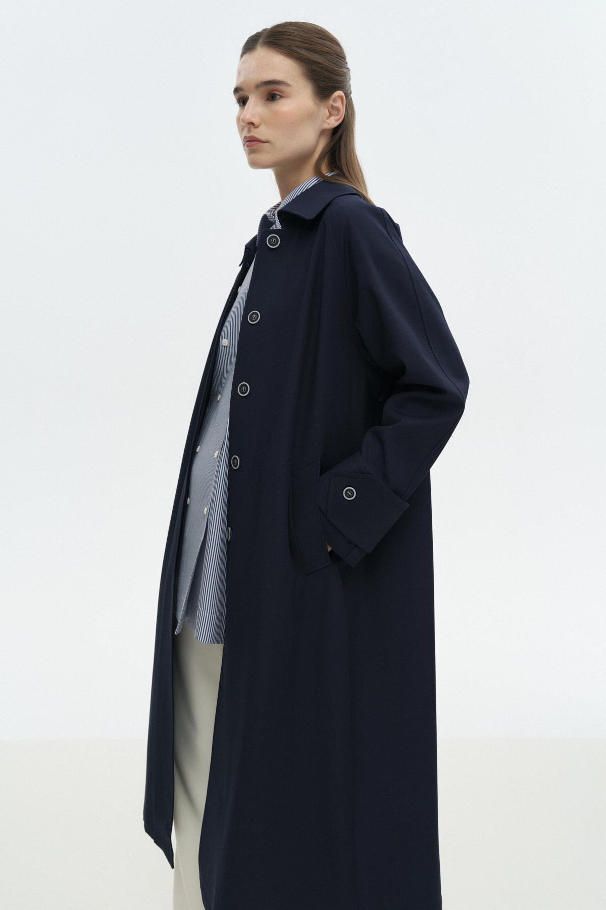 Üçgen Manşetli Trençkot{KATEGORİ}