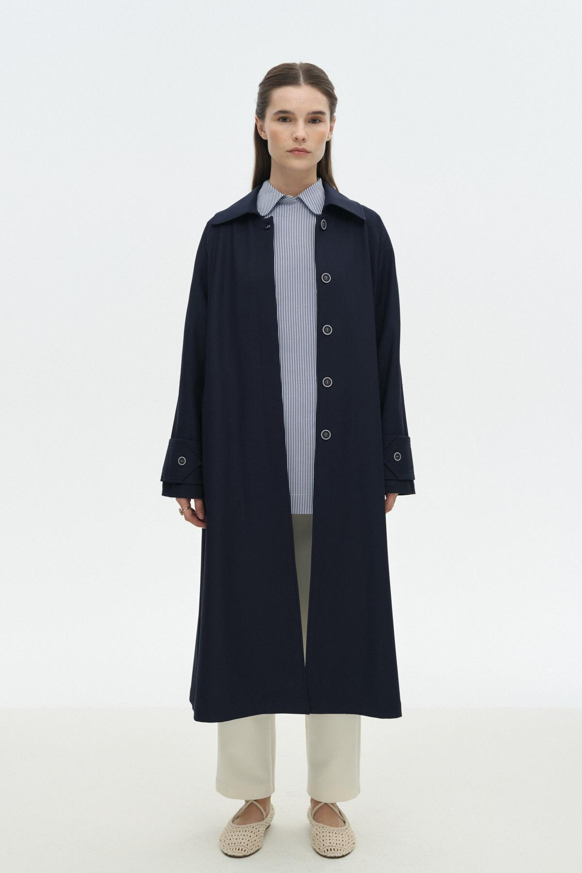 Üçgen Manşetli Trençkot{KATEGORİ}