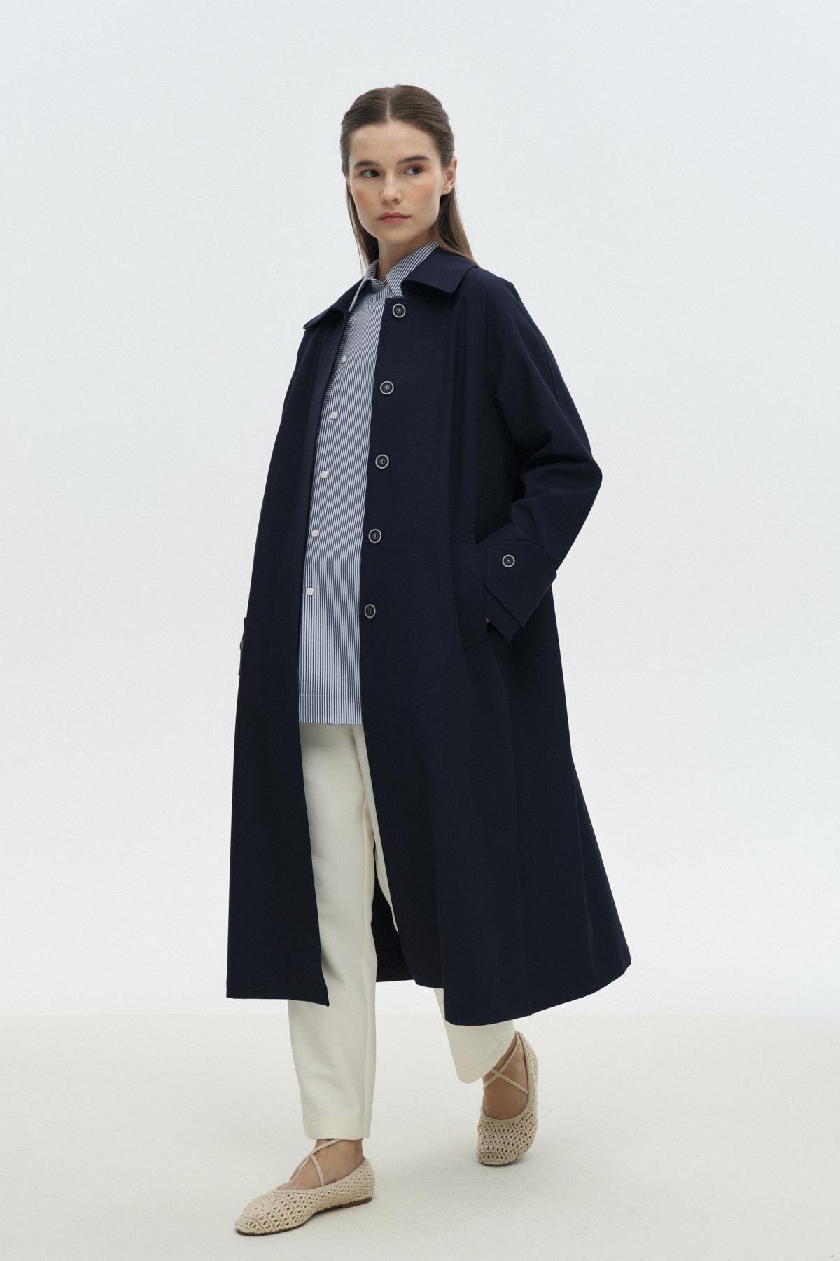 Üçgen Manşetli Trençkot{KATEGORİ}