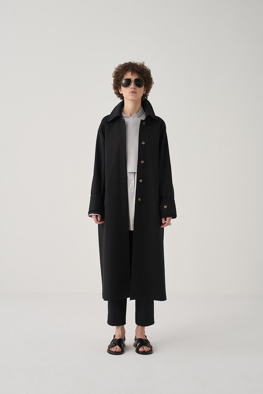 Üçgen Manşetli Trençkot{KATEGORİ}