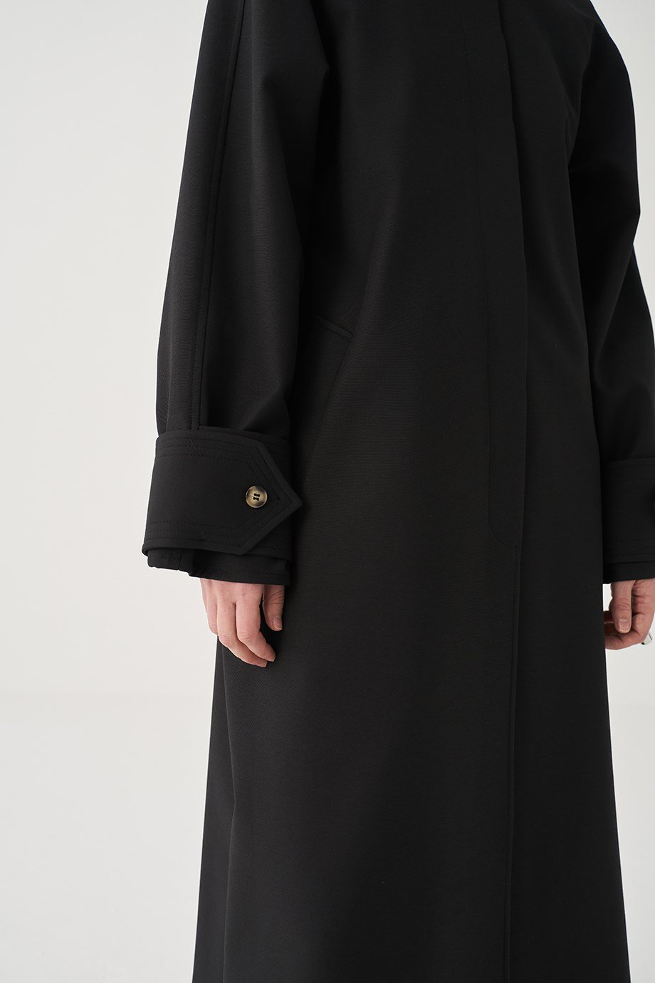 Üçgen Manşetli Trençkot{KATEGORİ}