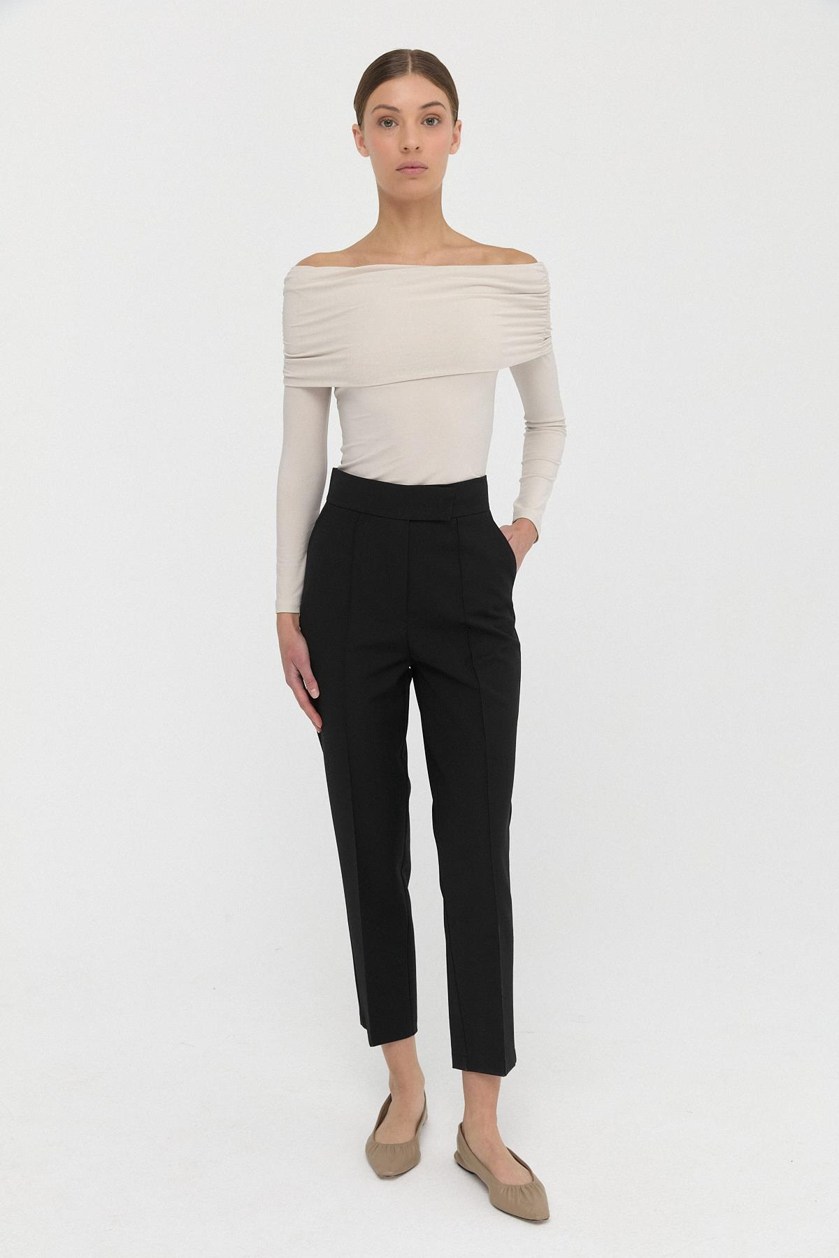 Yarım Elastik Bantlı Çıma Detaylı Pantolon{KATEGORİ}