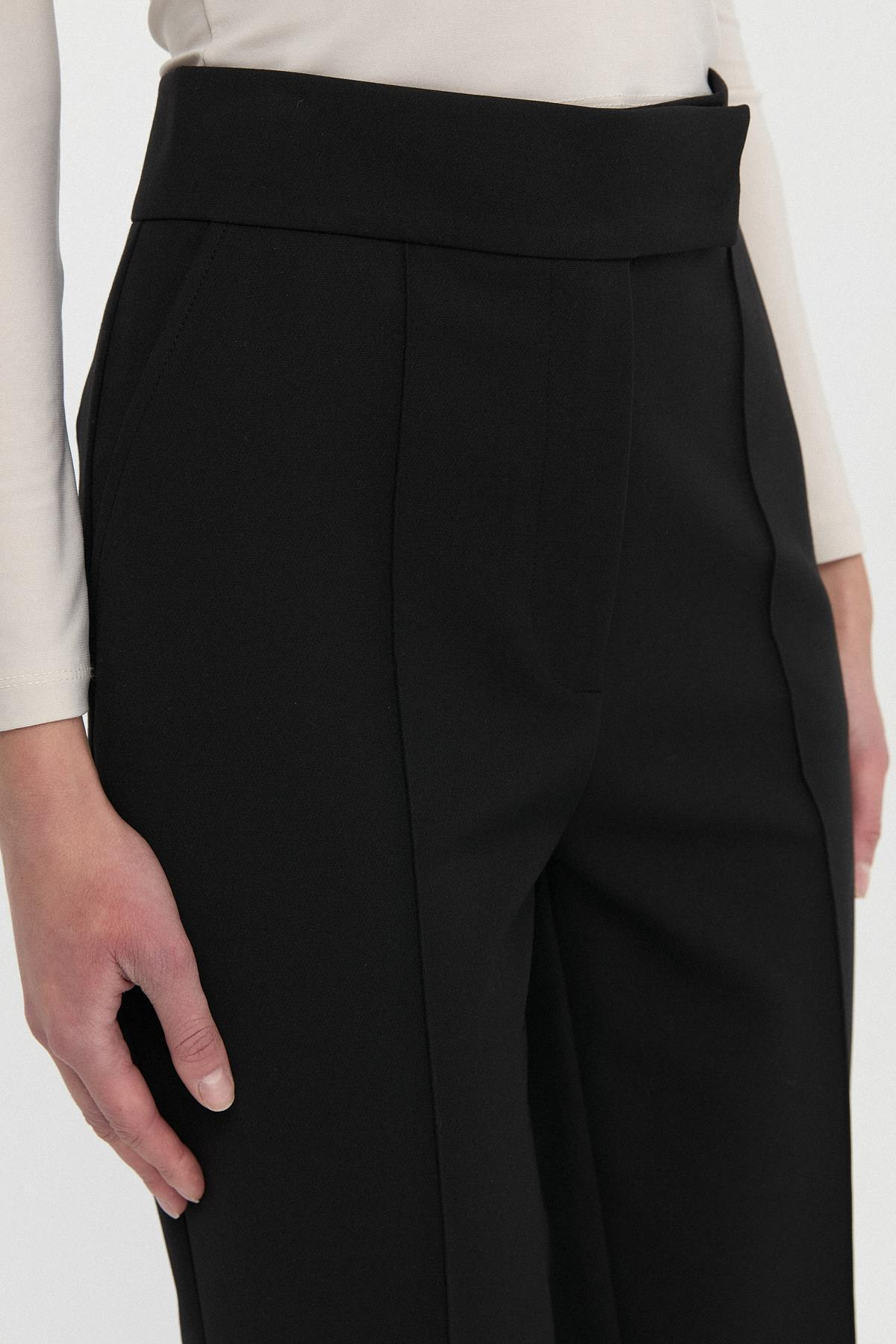 Yarım Elastik Bantlı Çıma Detaylı Pantolon{KATEGORİ}