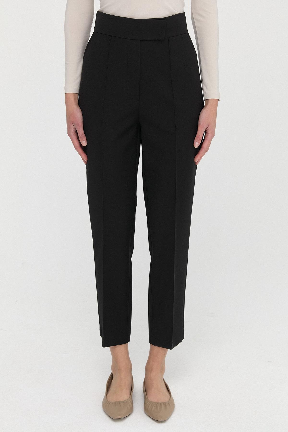 Yarım Elastik Bantlı Çıma Detaylı Pantolon{KATEGORİ}