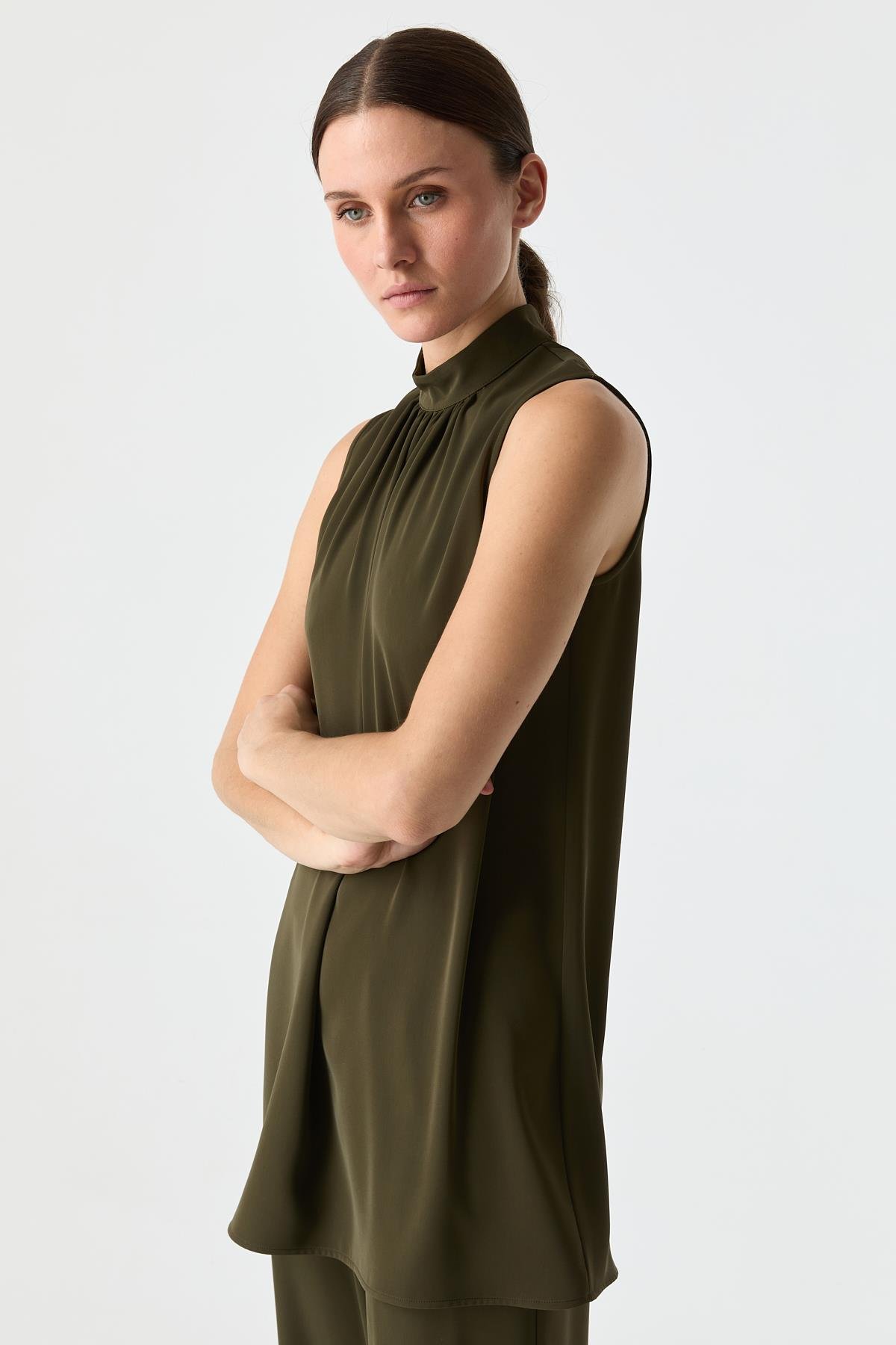 Yüksek Yaka Bluz HAKİ{KATEGORİ}