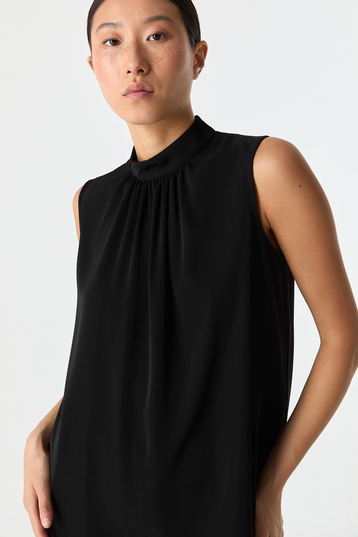 Yüksek Yaka Bluz SİYAH{KATEGORİ}