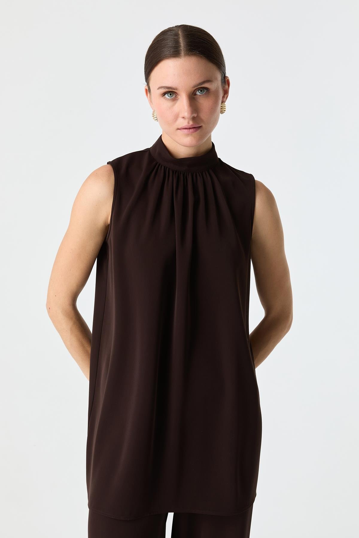 Yüksek Yaka Bluz KAHVERENGİ{KATEGORİ}