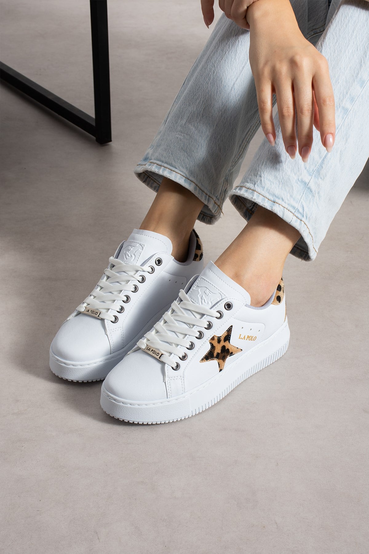 Beyaz Leopar Kadın Sneaker