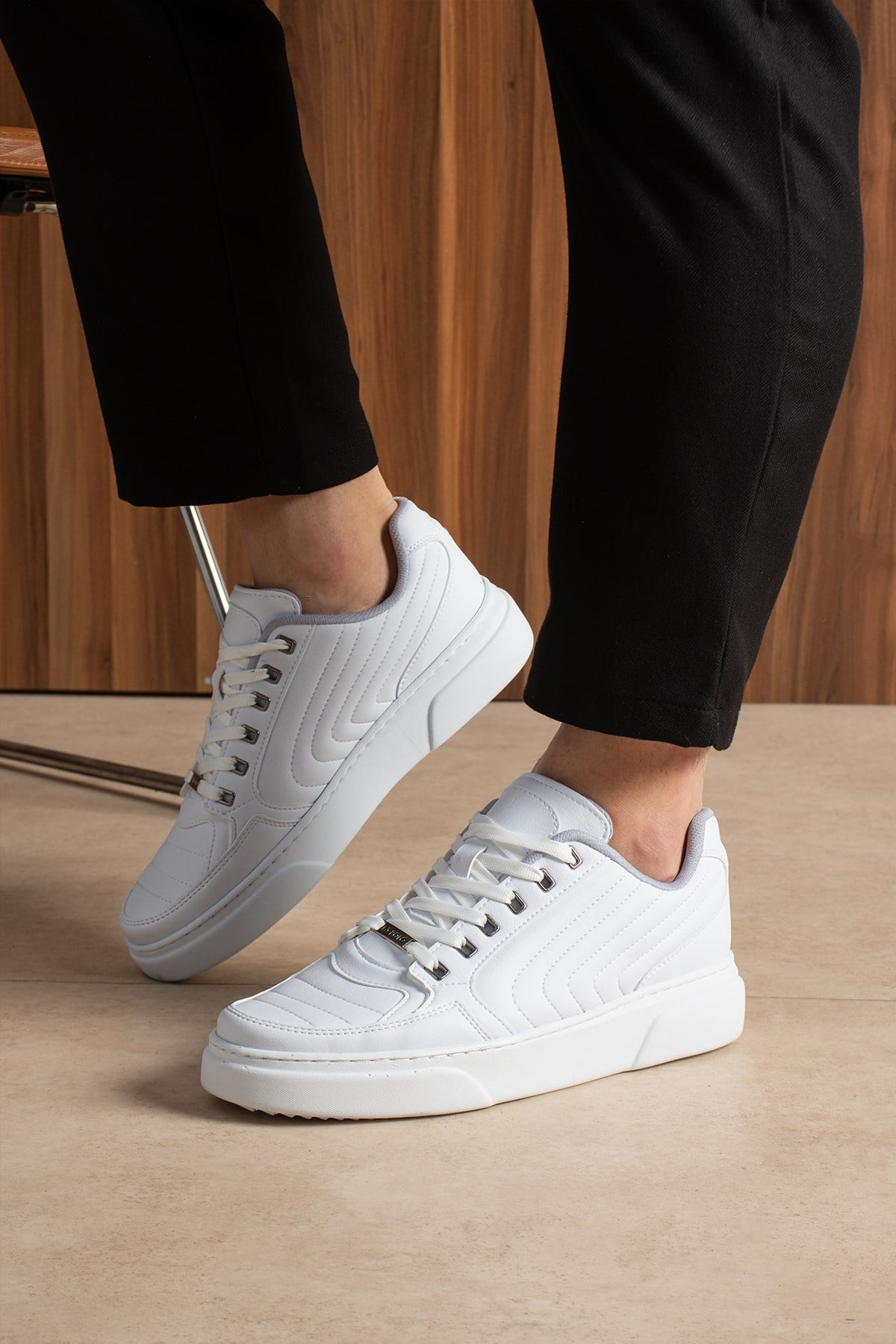 Dikişli Beyaz Erkek Sneaker