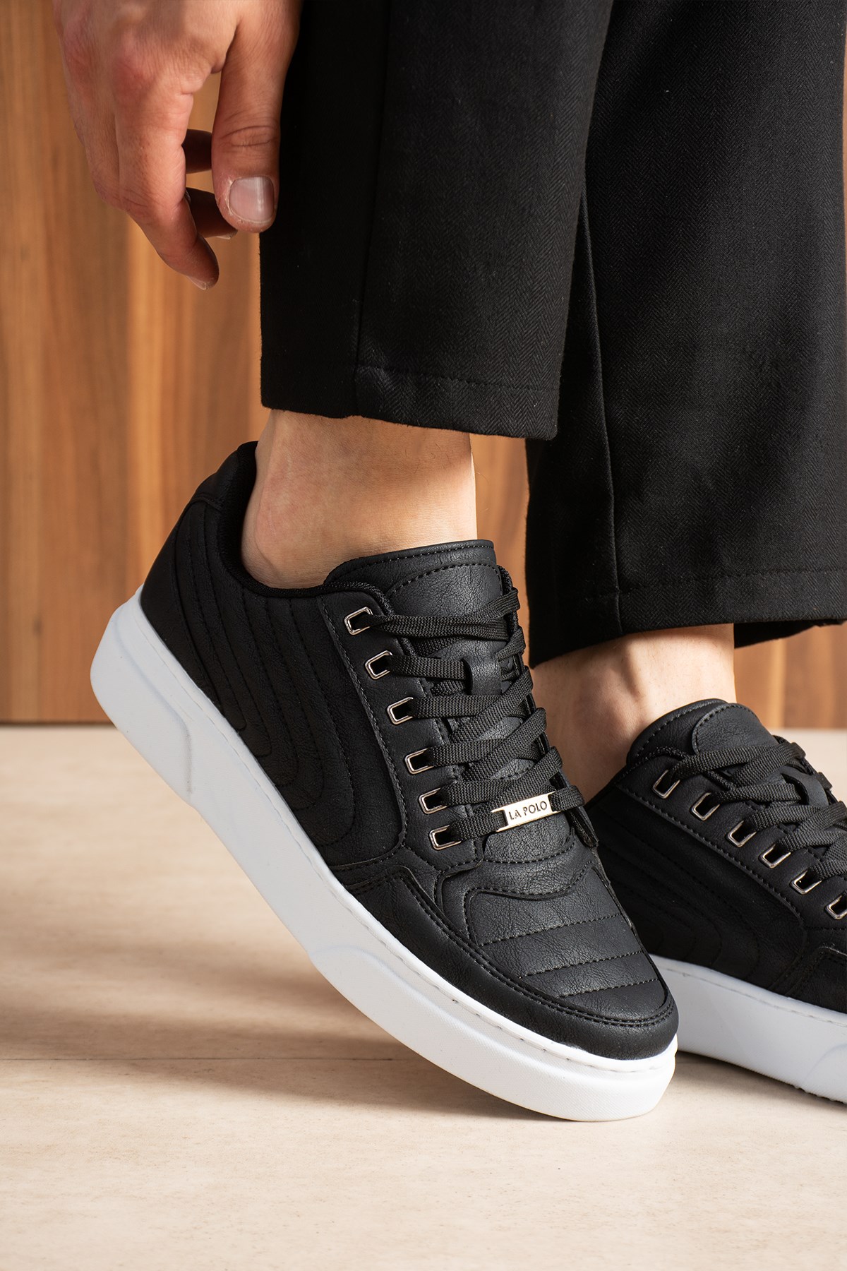 Dikişli Siyah Beyaz Erkek Sneaker