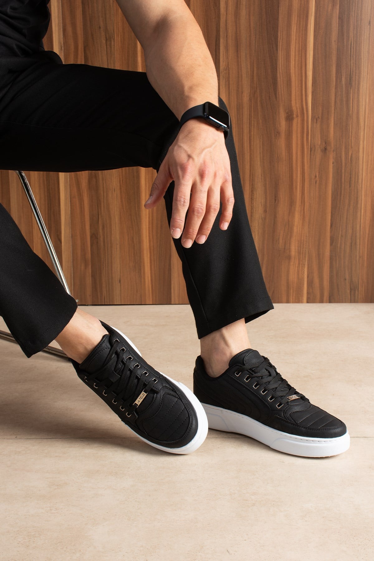 Dikişli Siyah Beyaz Erkek Sneaker