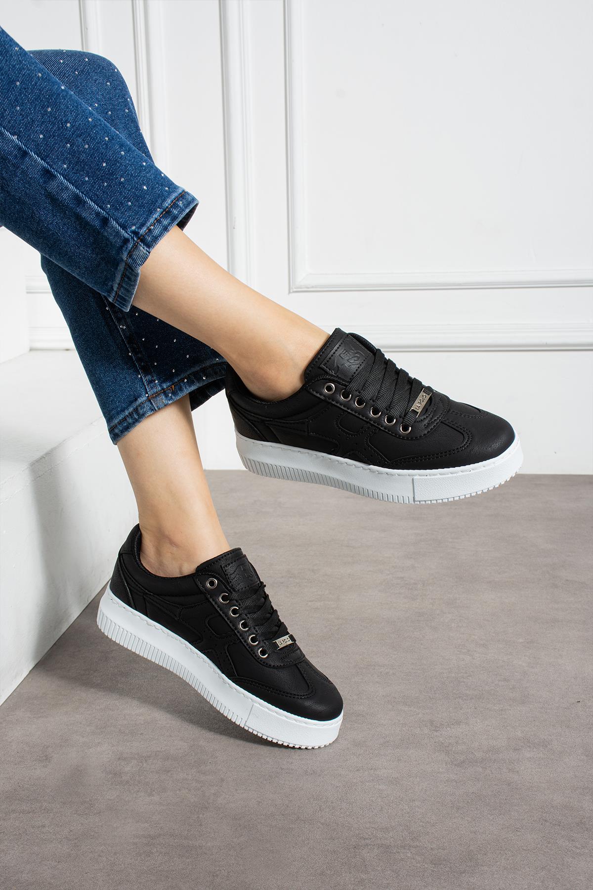 Siyah Beyaz Kadın Sneaker