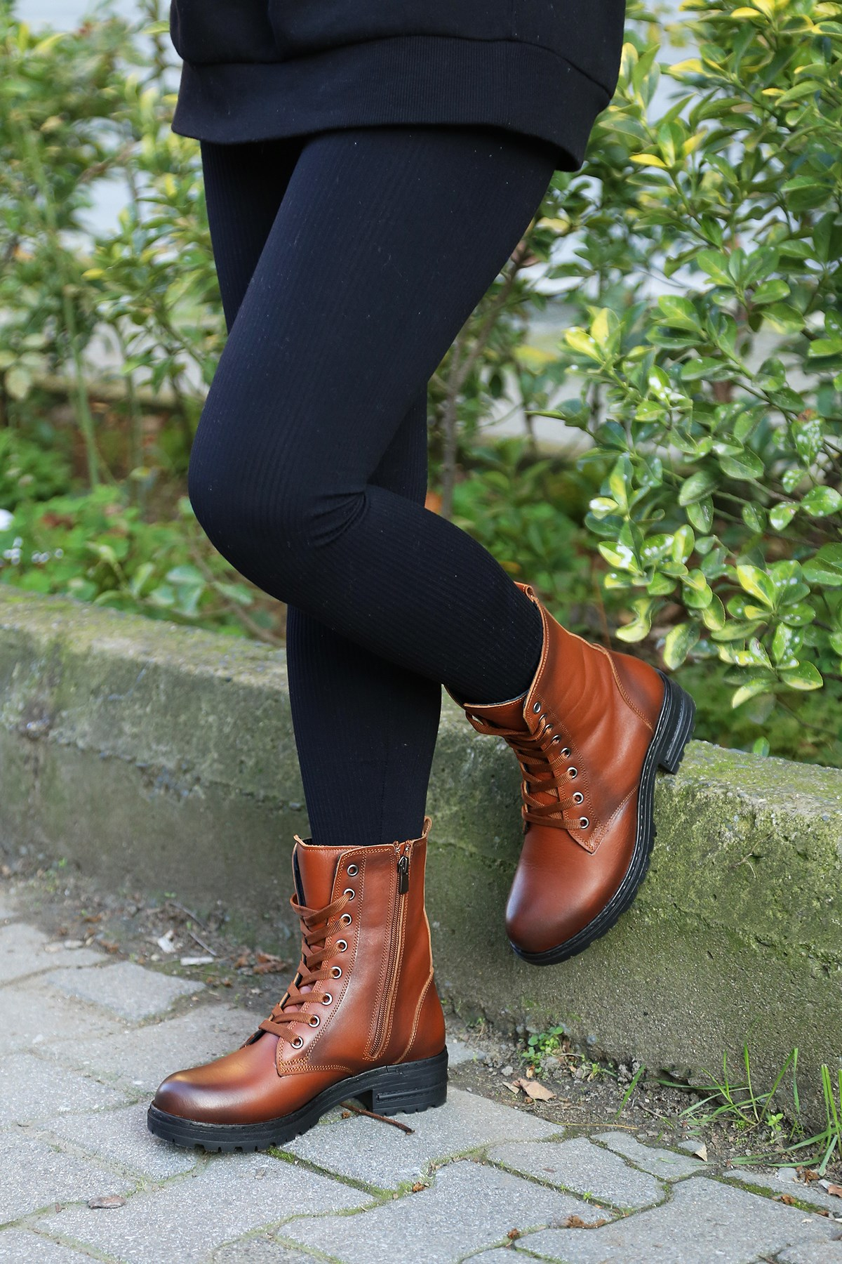 Shoetyle - Taba Rengi Kadın Postal Bot 850-003 