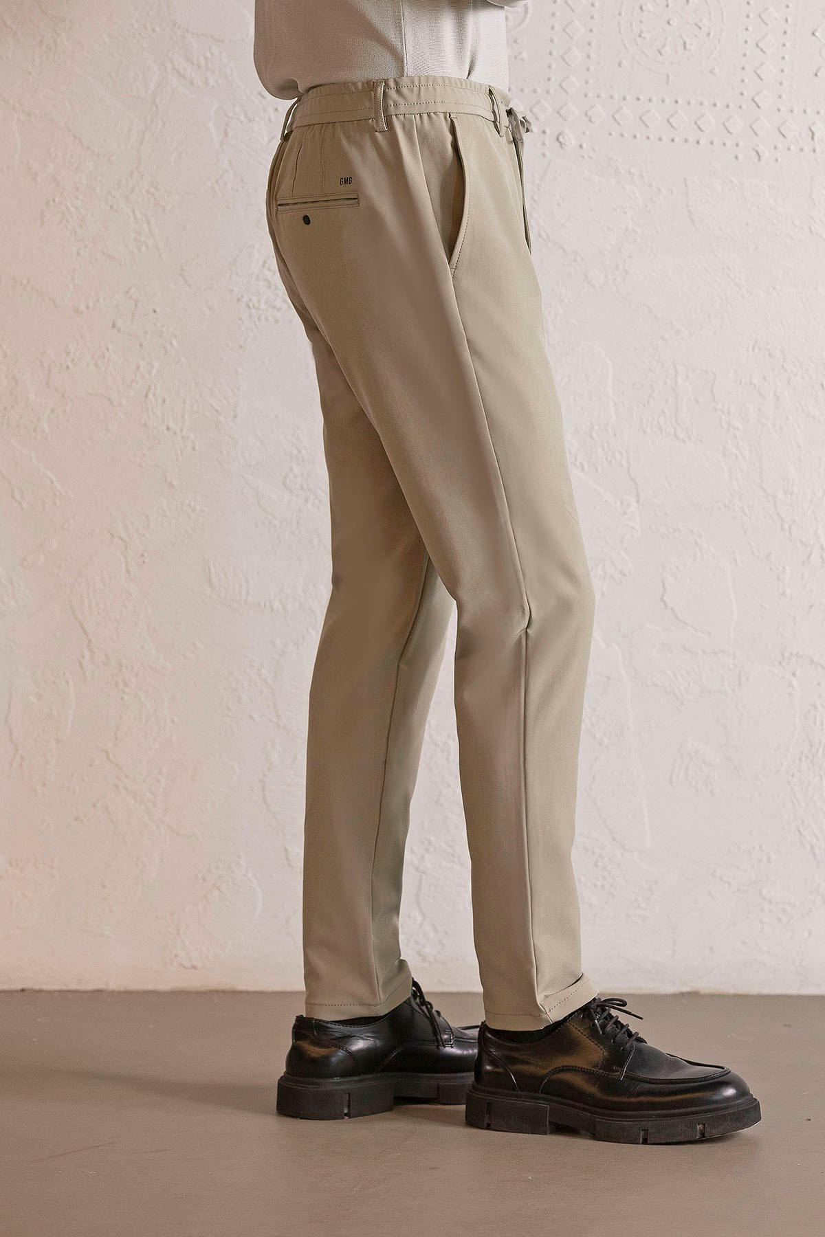Beli Lastikli ve Bağcıklı Cepleri Çıtçıtlı Jogger Erkek Pantolon