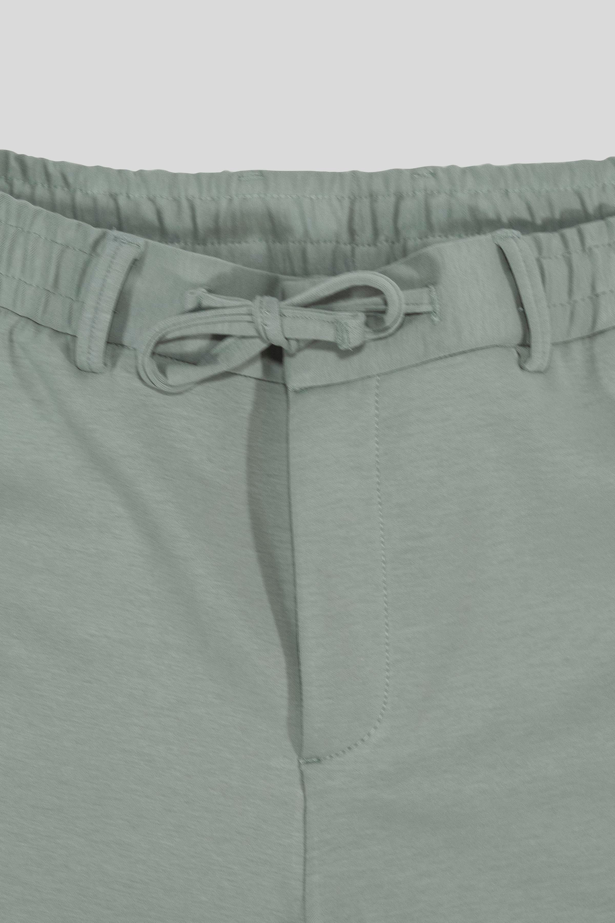 Beli Lastikli ve Bağcıklı Dik Cepli Regular Fit Erkek Şort