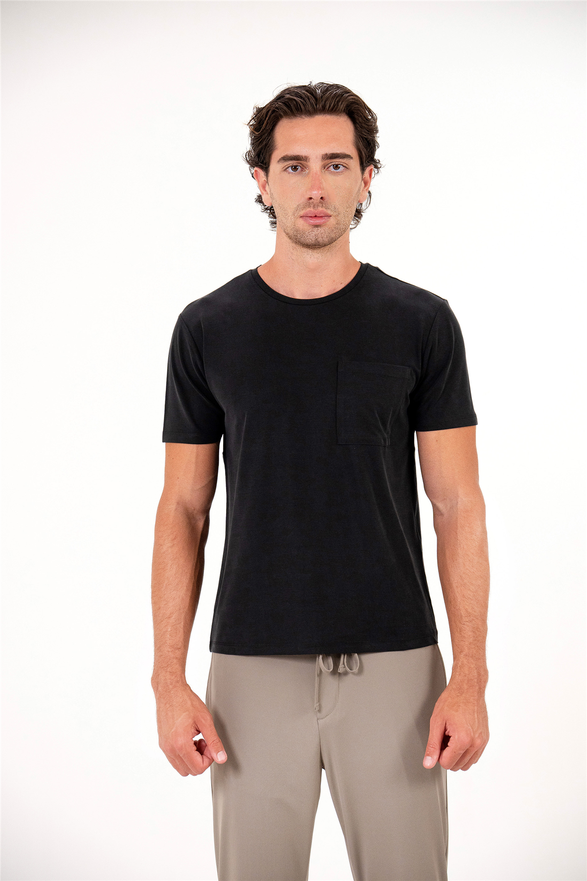 Bisiklet Yaka Cepli Basic Erkek T-shirt