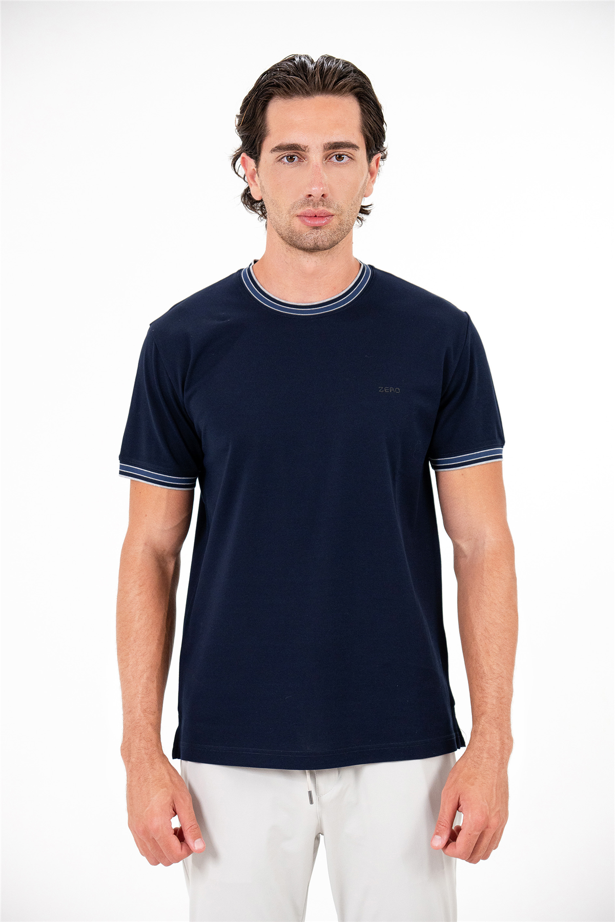 Bisiklet Yaka Kol Ve Yakada Çizgi Detaylı Erkek T-shirt