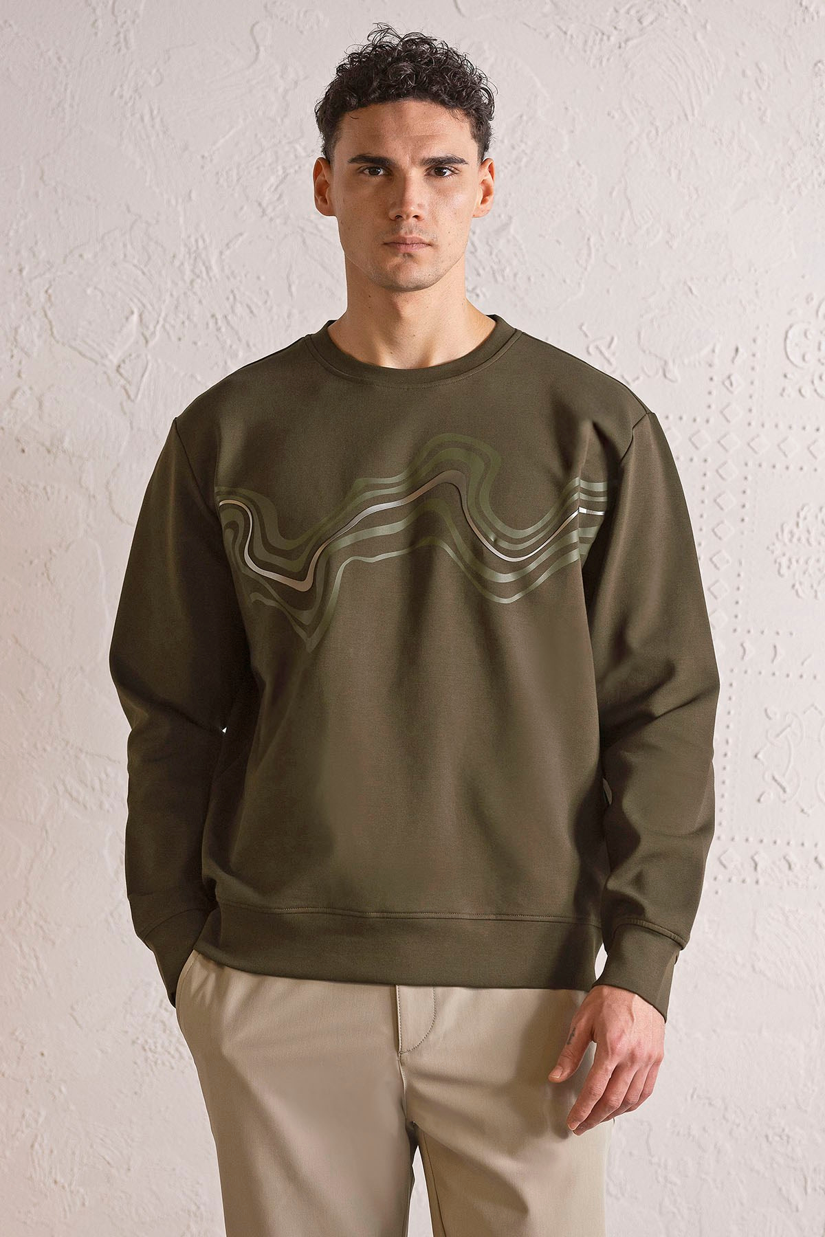 Bisiklet Yaka Önü Dalga Baskılı Erkek Sweatshirt