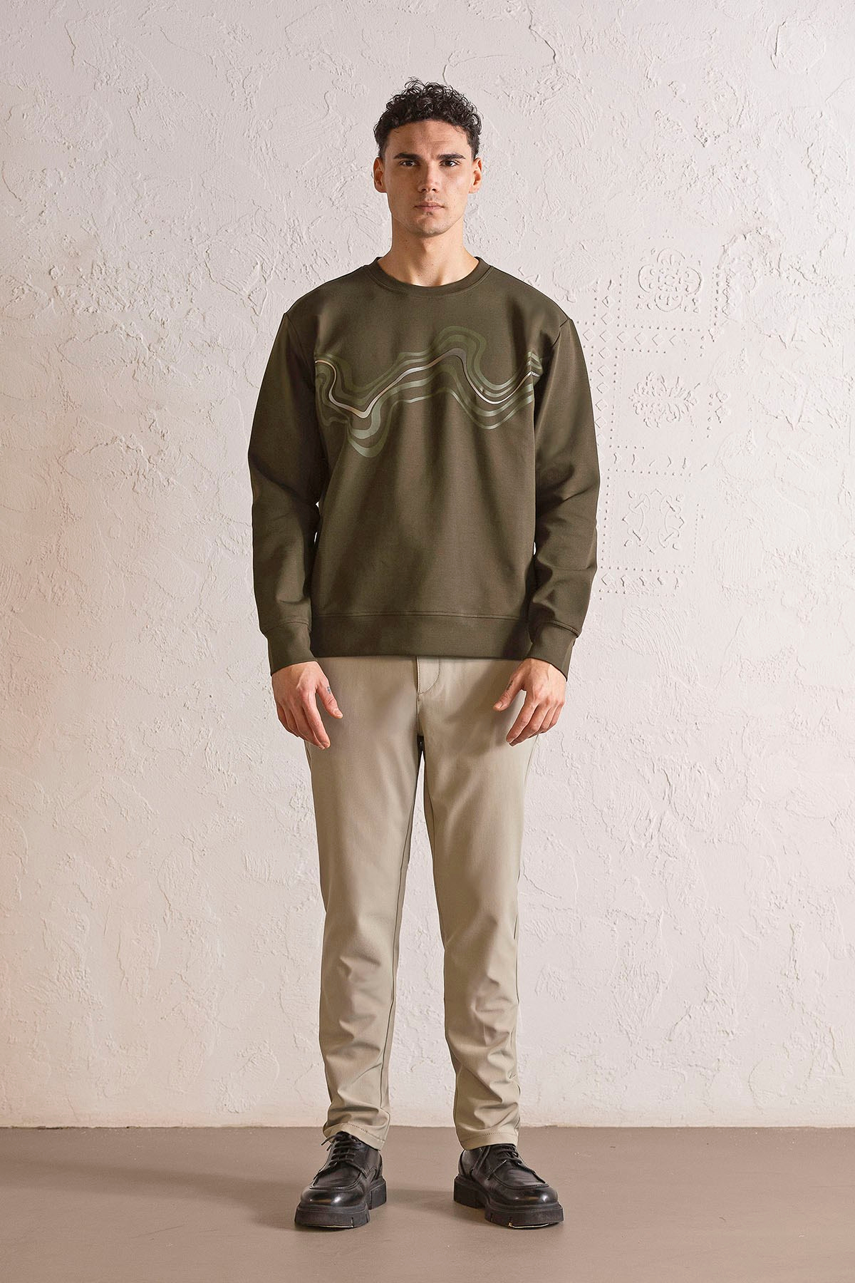 Bisiklet Yaka Önü Dalga Baskılı Erkek Sweatshirt