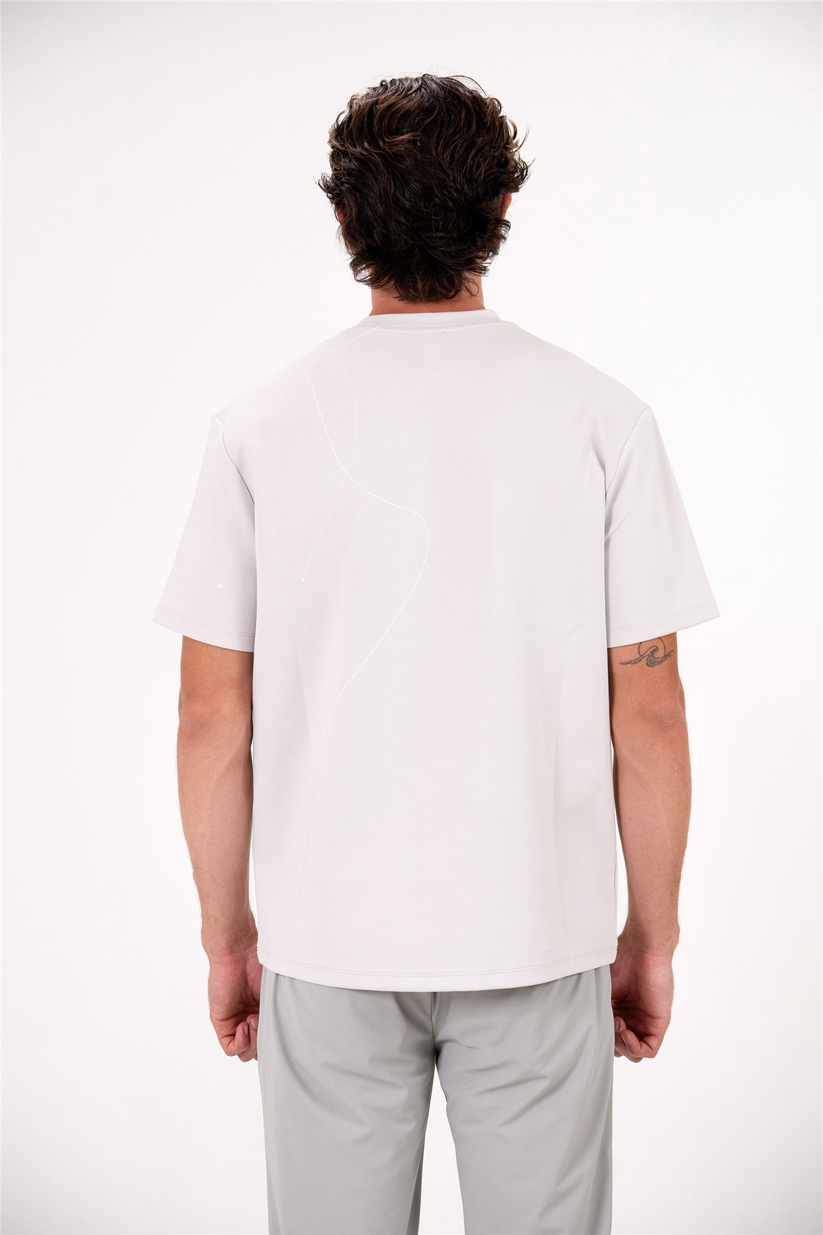 Bisiklet Yaka Önü Geometrik Çizgi Baskılı Erkek T-shirt