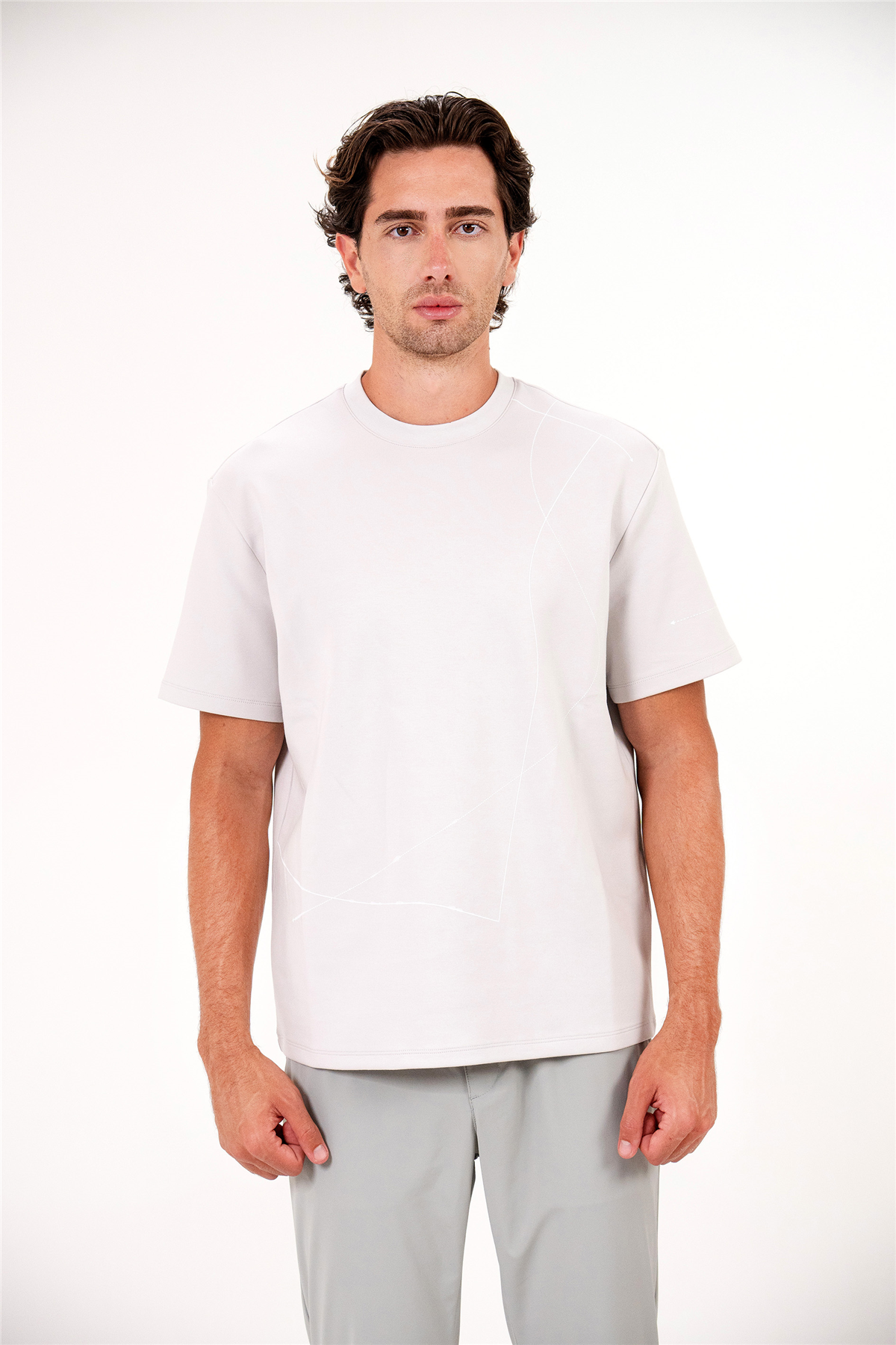Bisiklet Yaka Önü Geometrik Çizgi Baskılı Erkek T-shirt