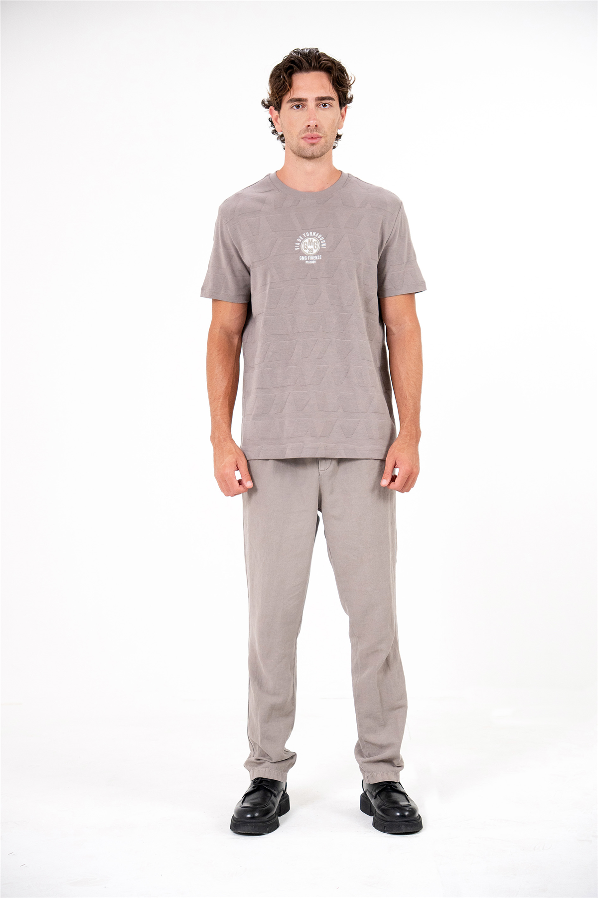 Bisiklet Yaka Sol Göğsü Arma Detaylı Jakarlı Erkek T-shirt
