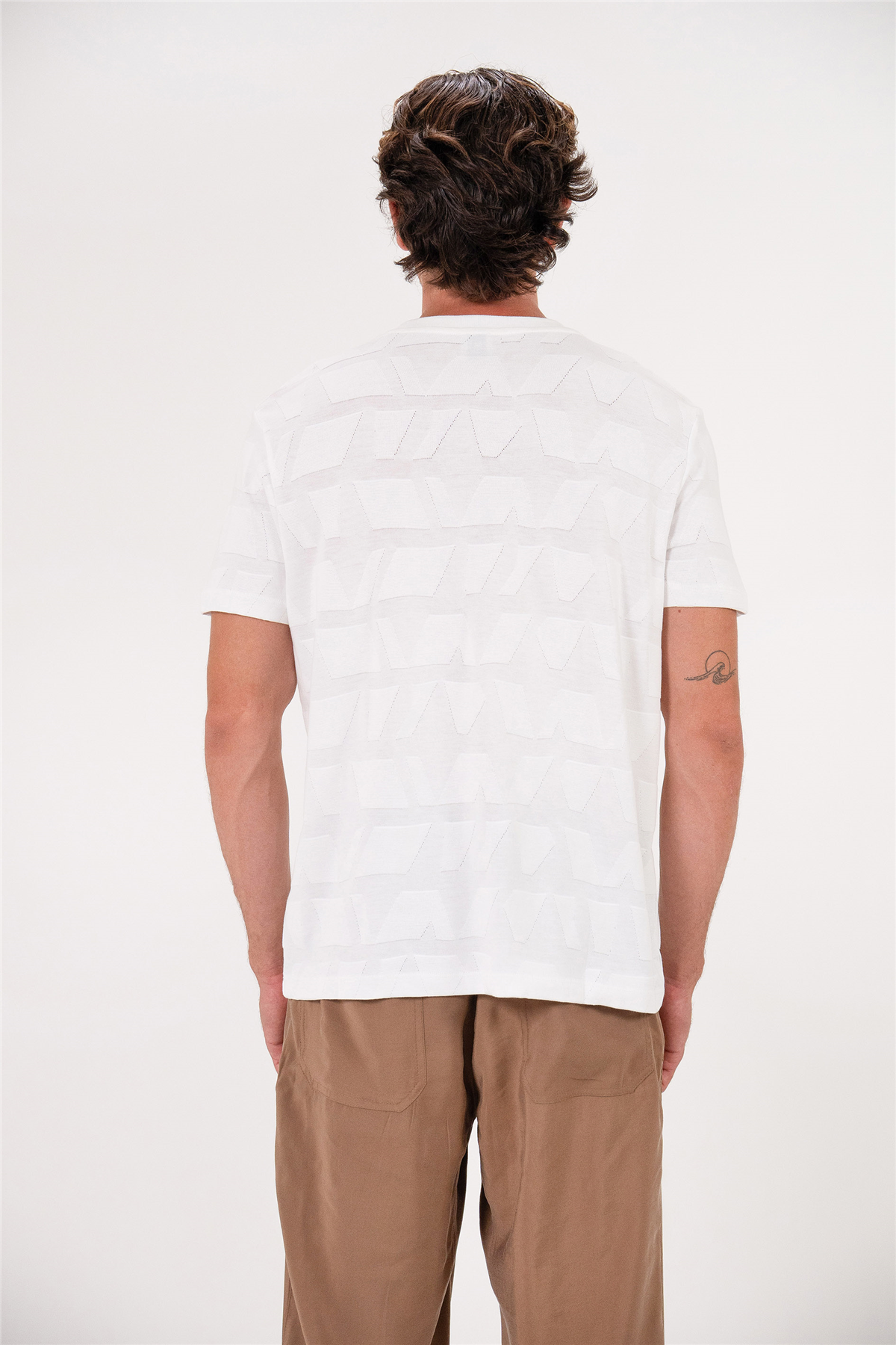 Bisiklet Yaka Sol Göğsü Arma Detaylı Jakarlı Erkek T-shirt