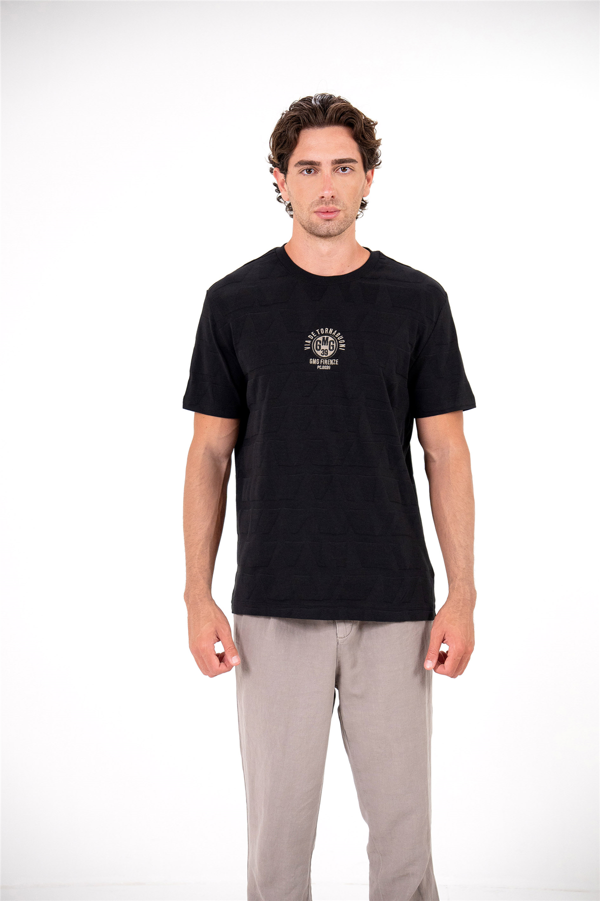 Bisiklet Yaka Sol Göğsü Arma Detaylı Jakarlı Erkek T-shirt