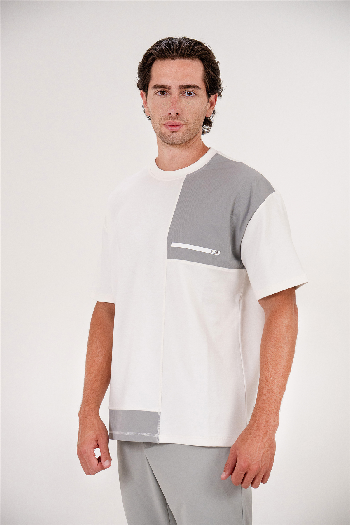 Bisiklet Yaka Sol Göğsü Ve Etek Ucu Garnili Erkek T-shirt