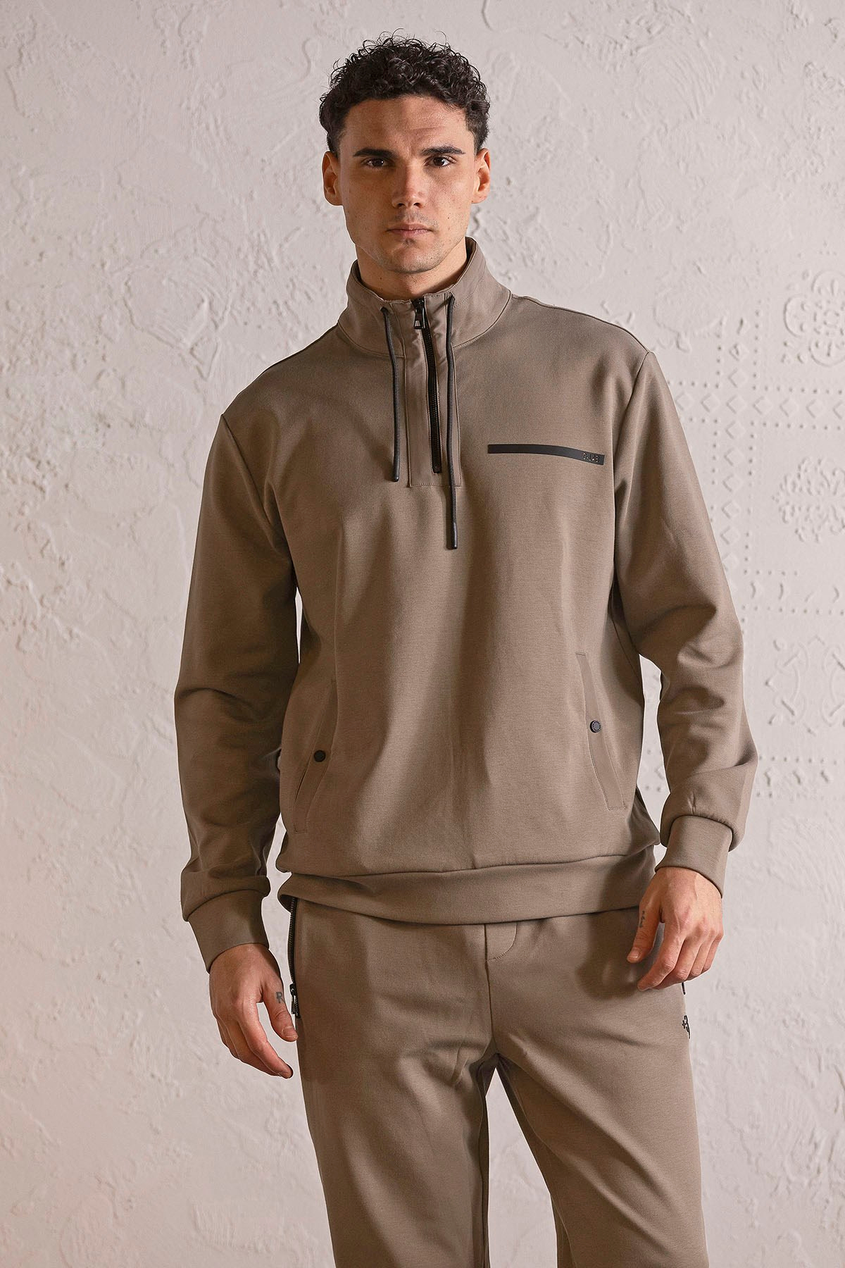 Dik Yaka Fermuar ve Çıtçıt Detaylı Erkek Sweatshirt