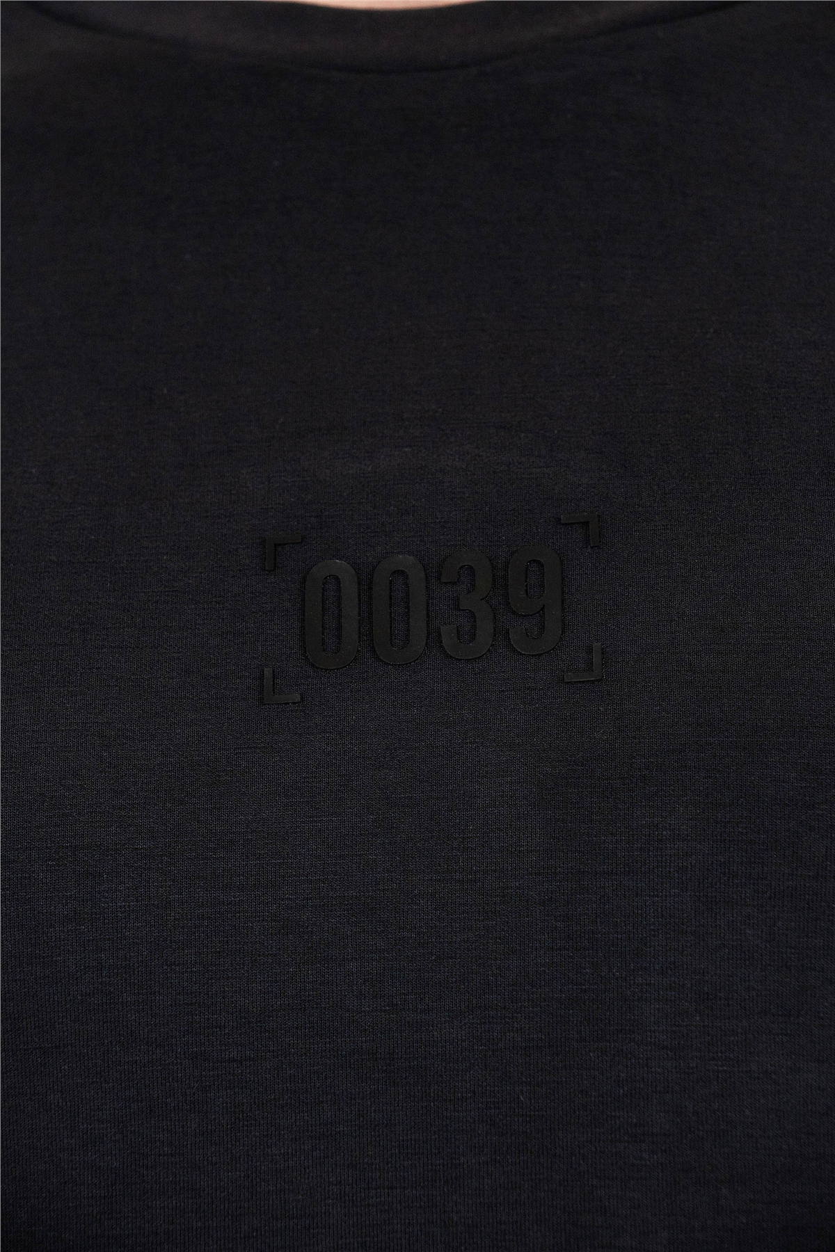 Bisiklet Yaka Etek Ucu Garni Detaylı Erkek T-shirt