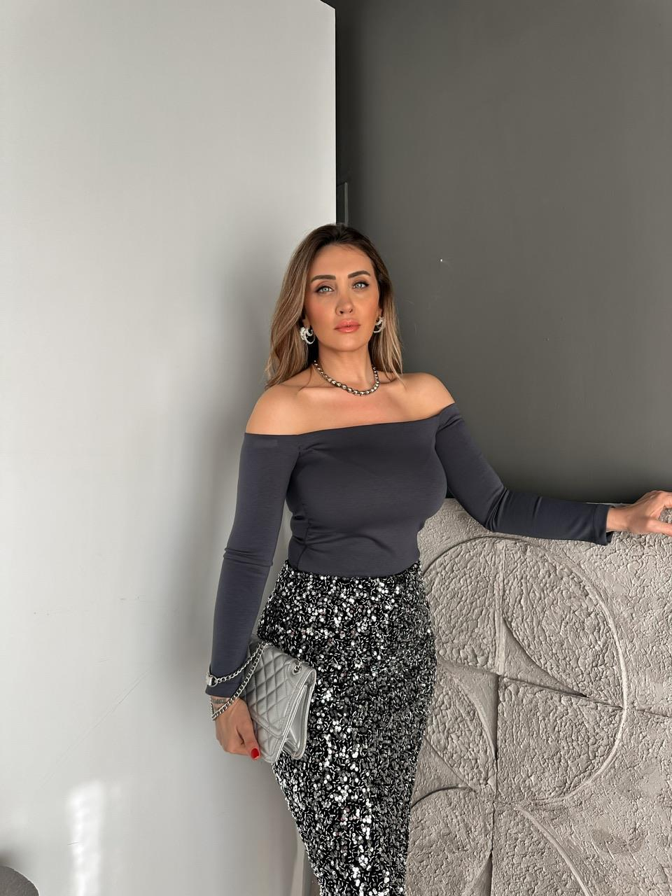 Antrasit Madonna Yaka Likralı Bluz